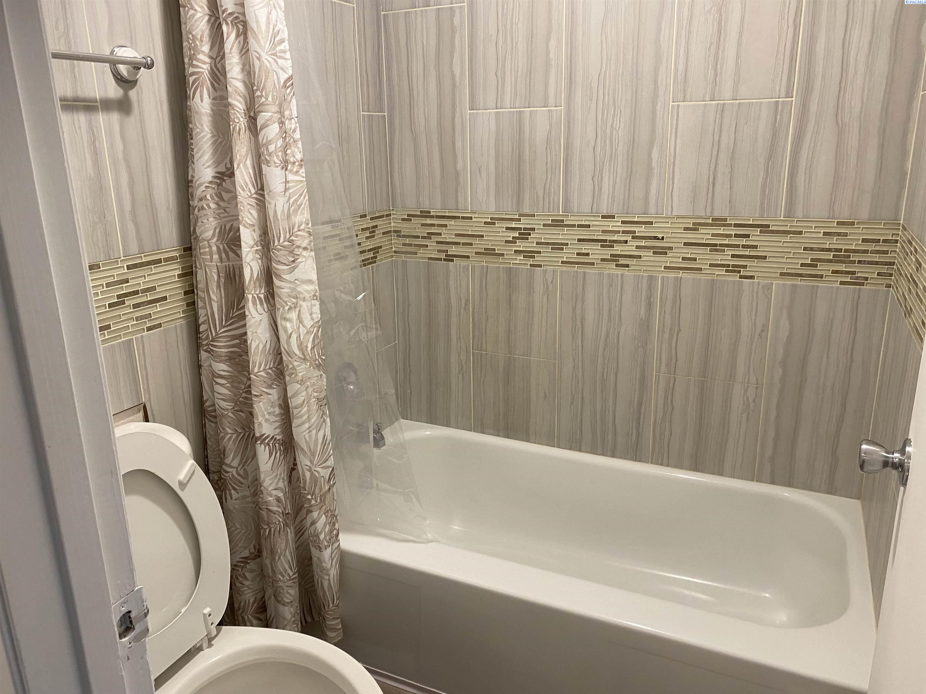 2455 Bay Ct, Richland, WA 99354-1914