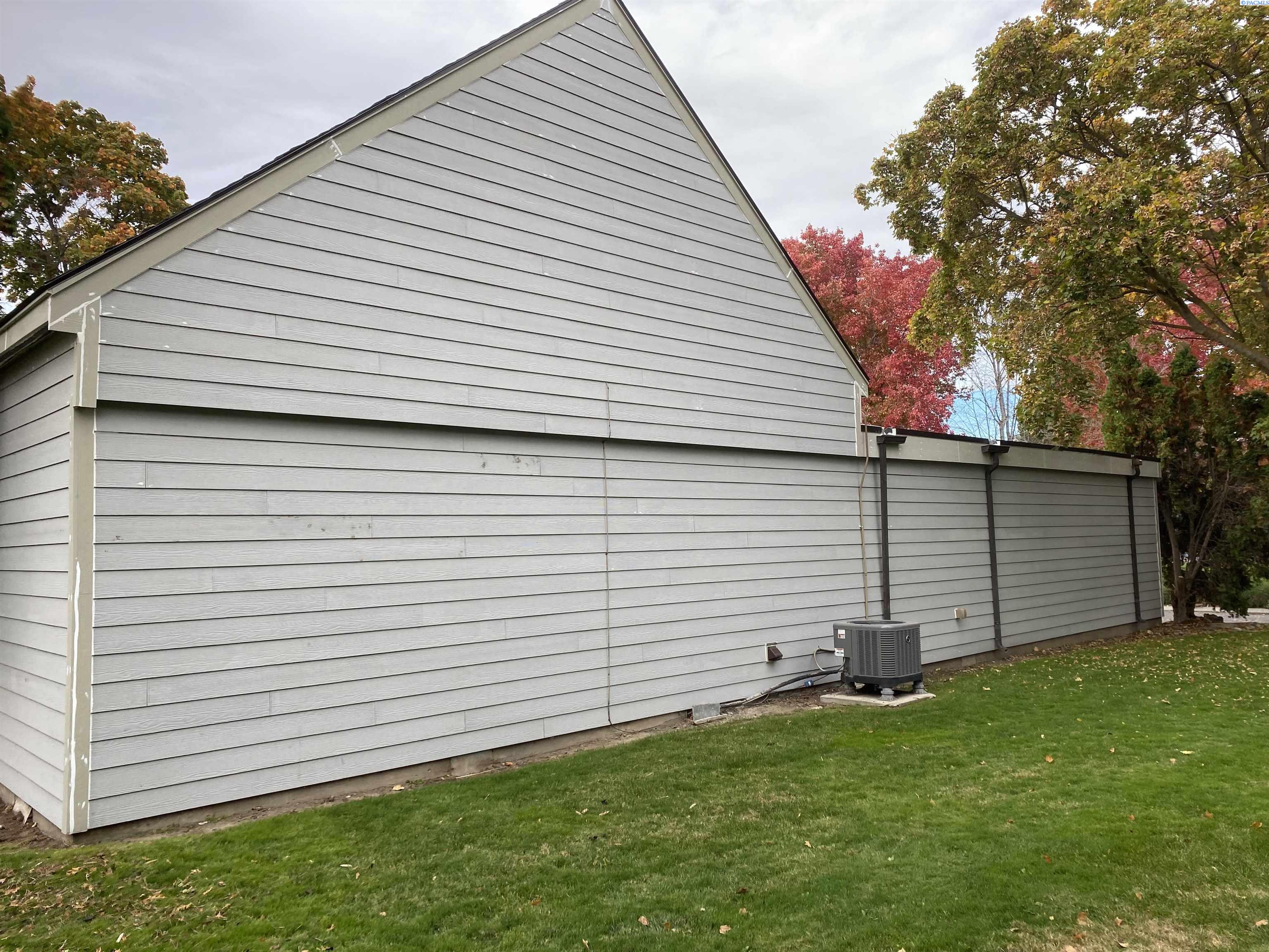 2455 Bay Ct, Richland, WA 99354-1914