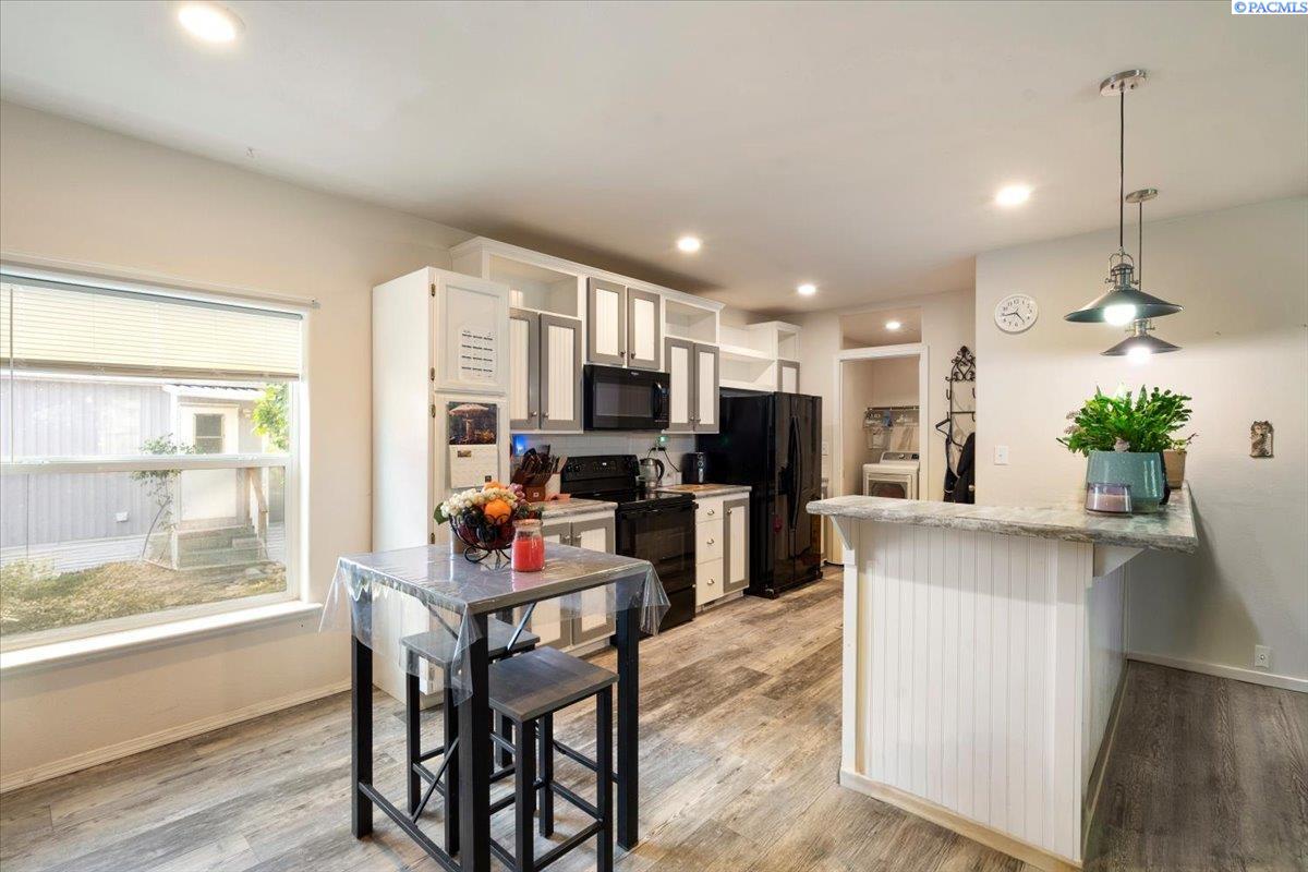 31 Mercury Dr, Richland, WA 99354