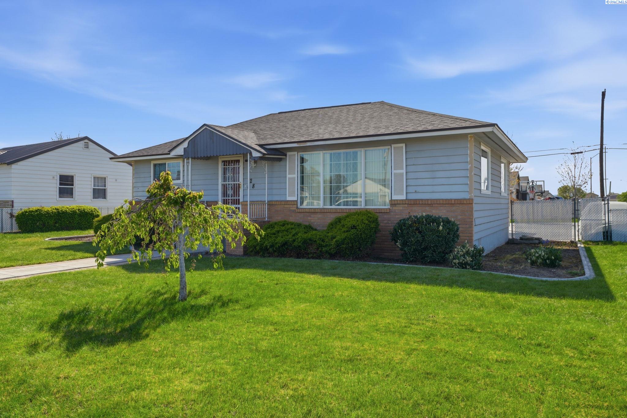 128 Wehe Ave, Pasco, WA 99301