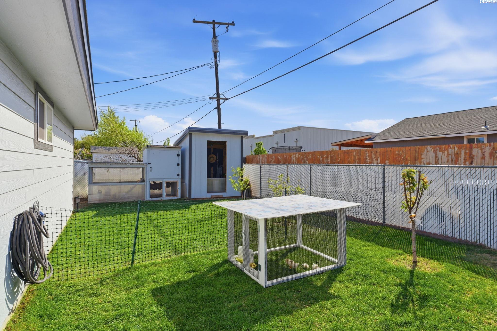 128 Wehe Ave, Pasco, WA 99301