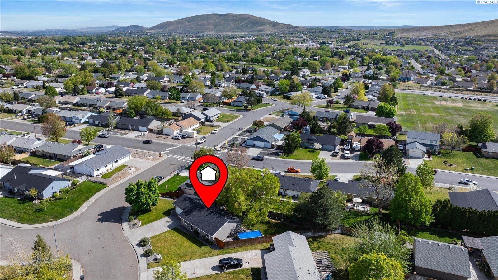2707 Rose St, West Richland, WA 99353