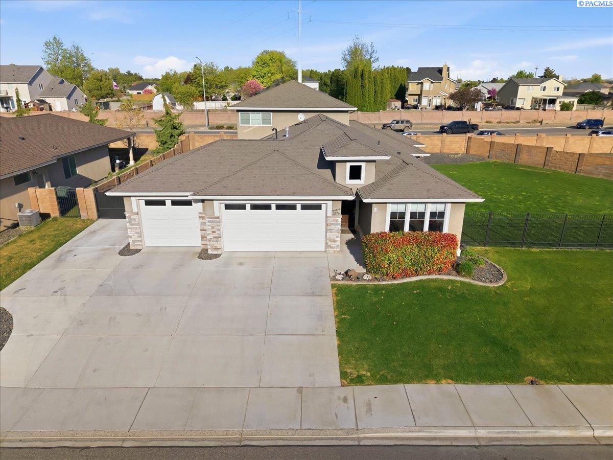 2576 Tiger Ln, Richland, WA 99352-8864