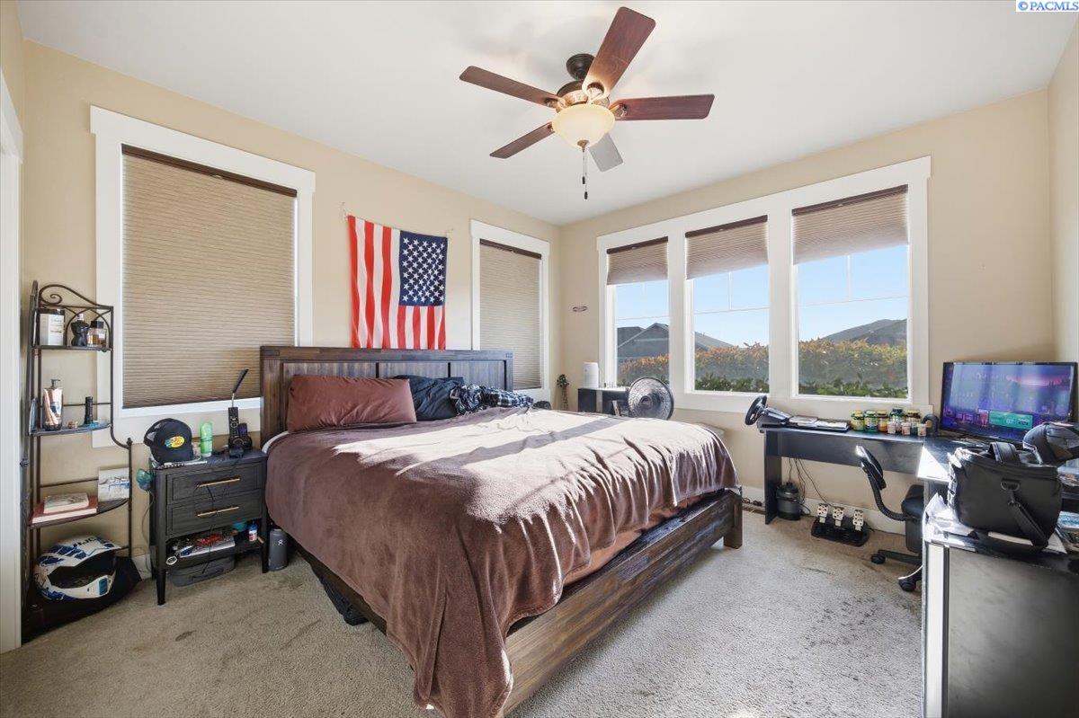 2576 Tiger Ln, Richland, WA 99352-8864