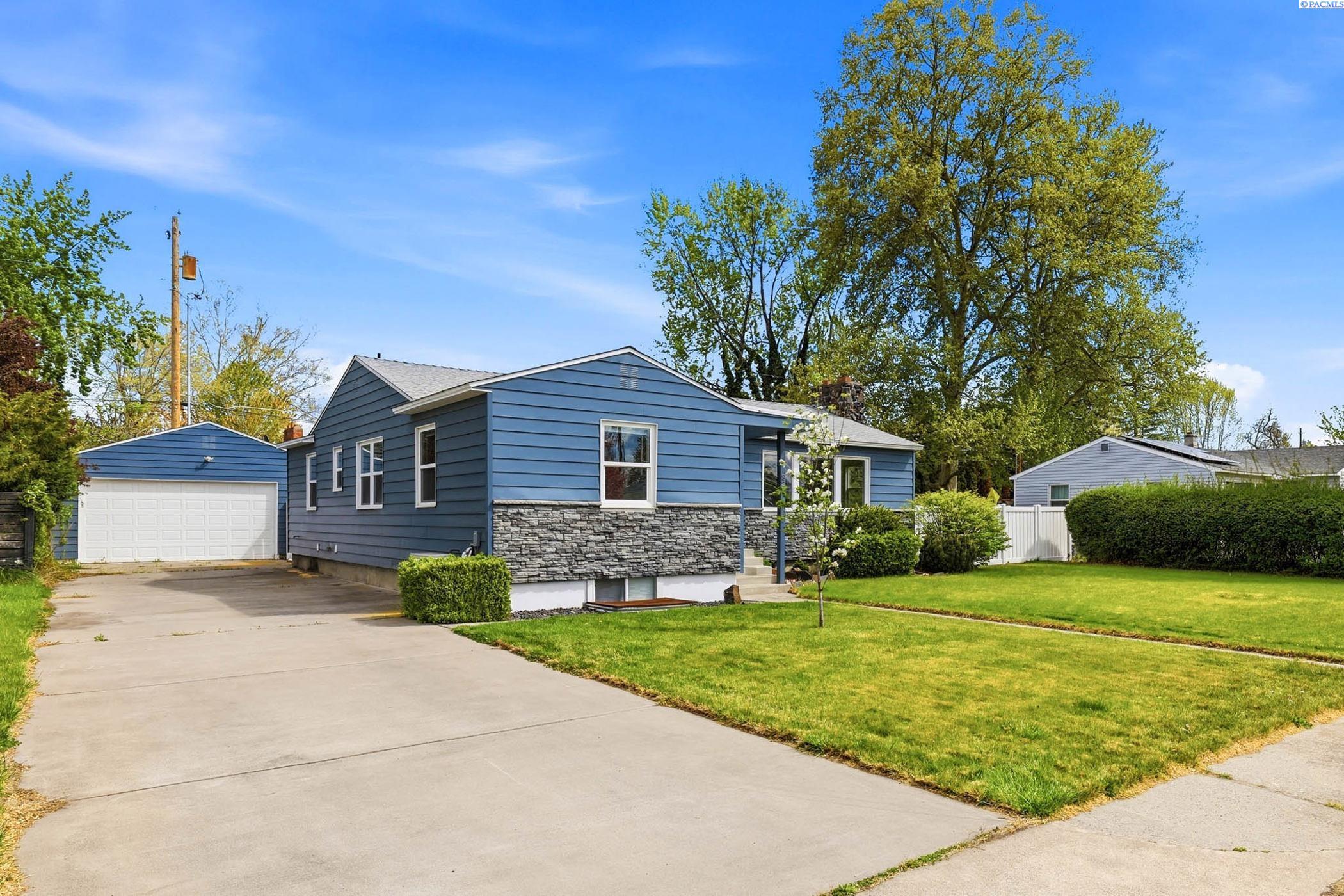 82 Hodges Ct., Richland WA 99354