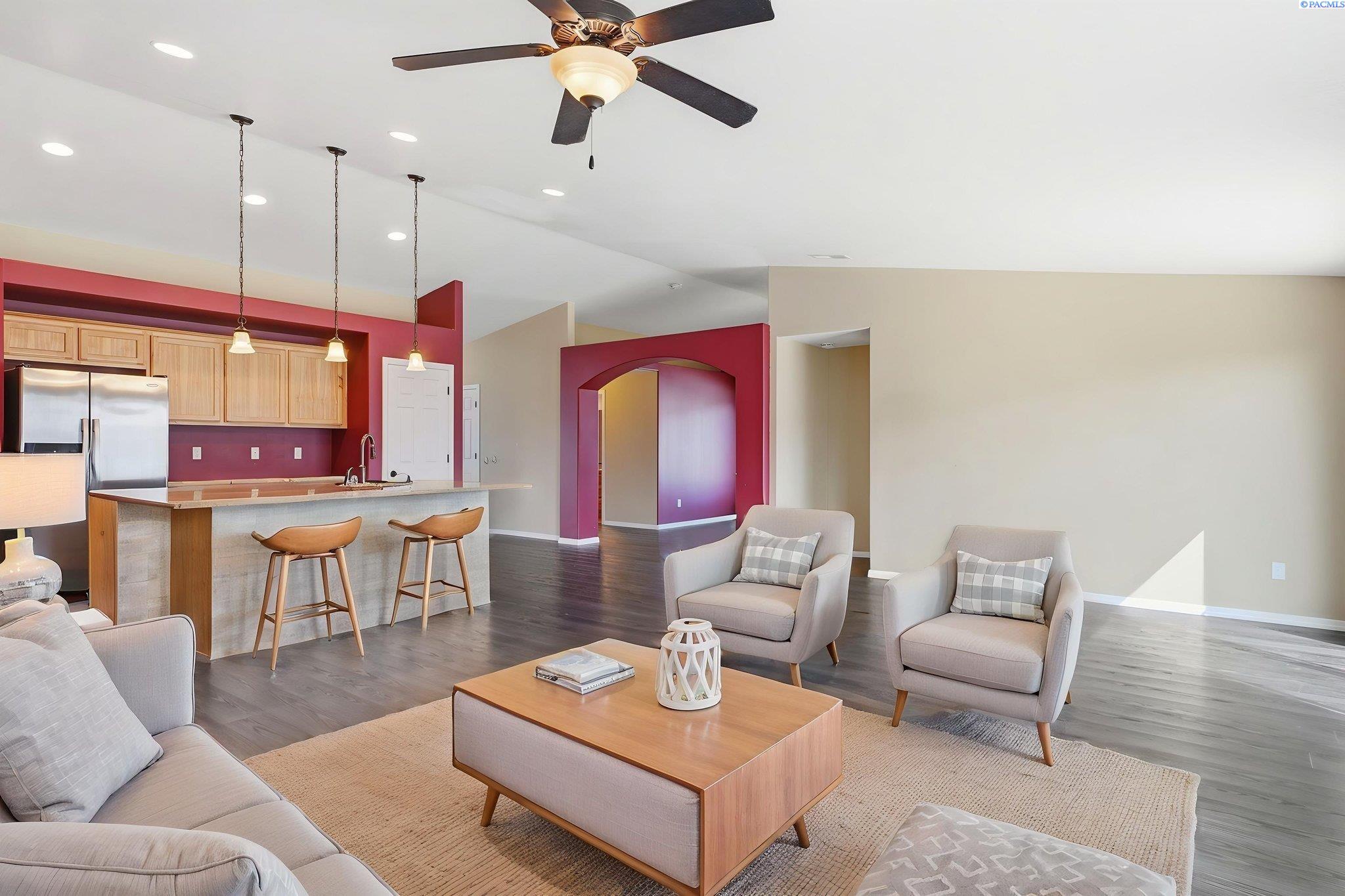 6101 Bulldog Ln, Pasco, WA 99301