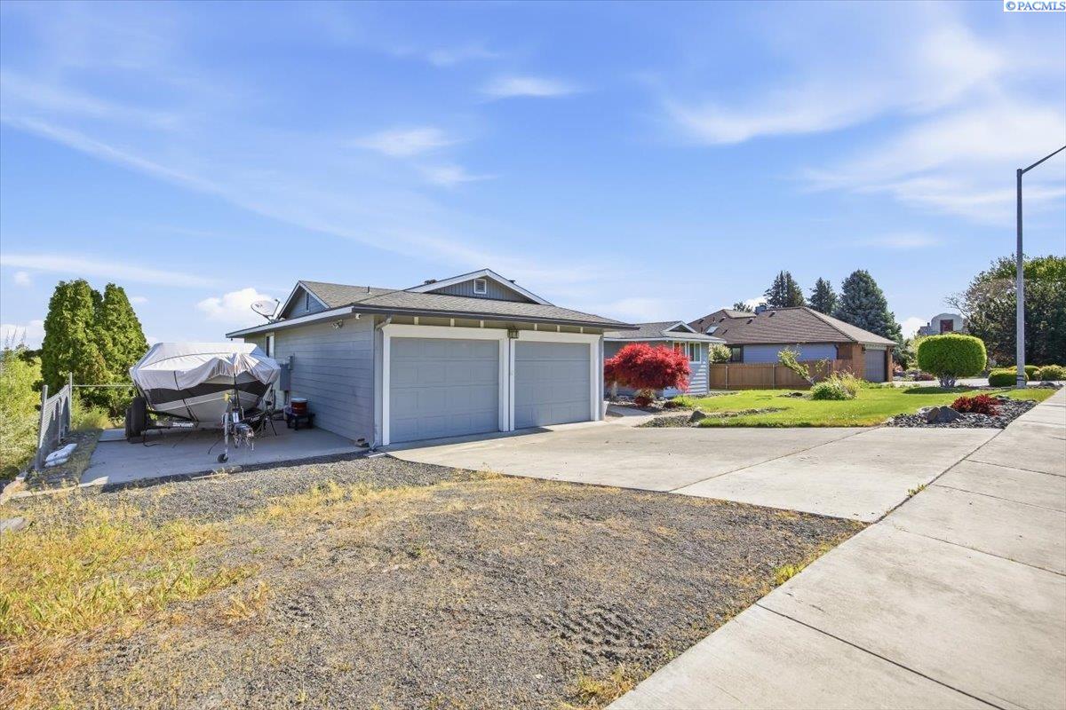190 Edgewood Dr, Richland, WA 99352