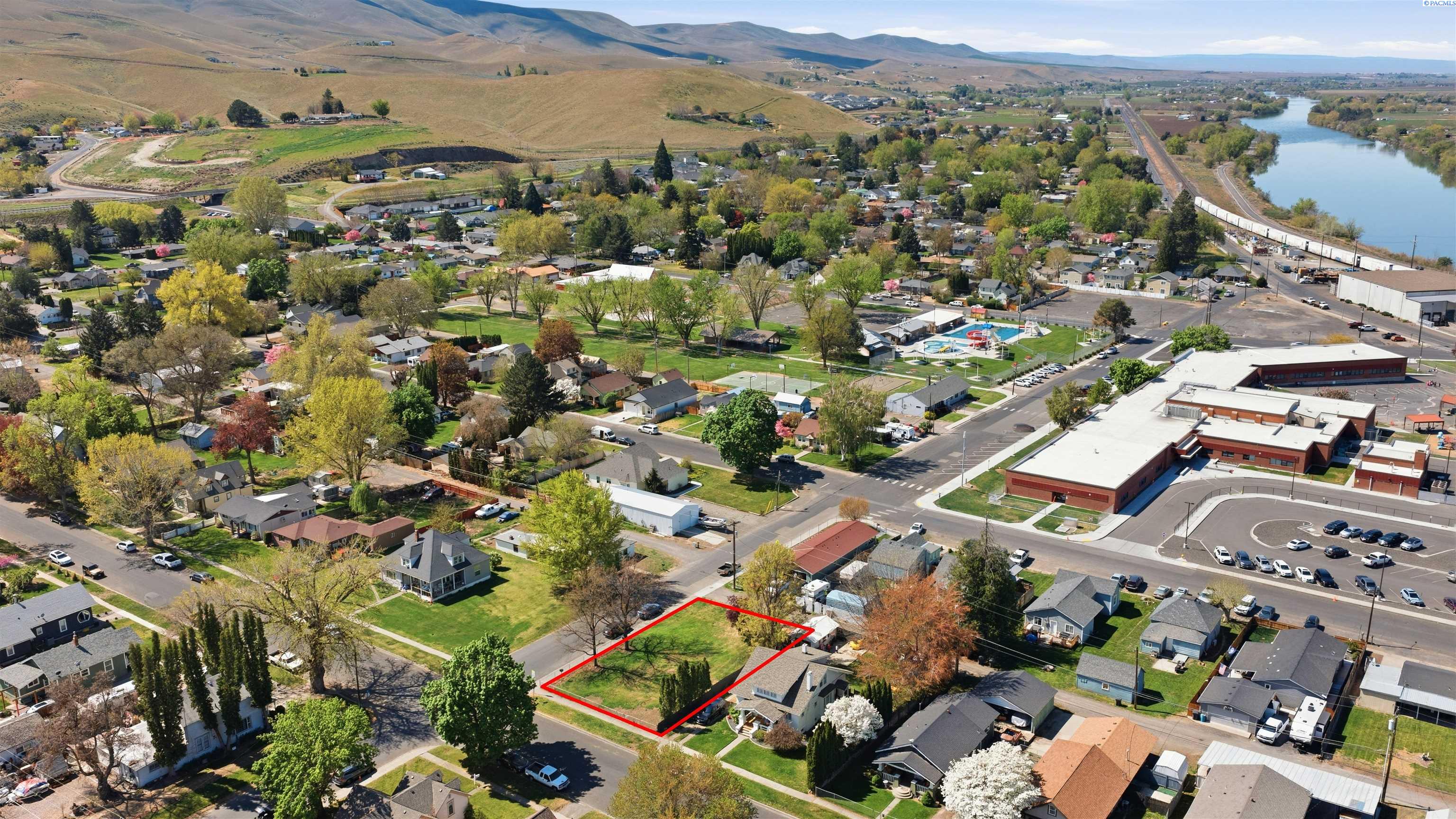 843 Court St, Prosser, WA 99350