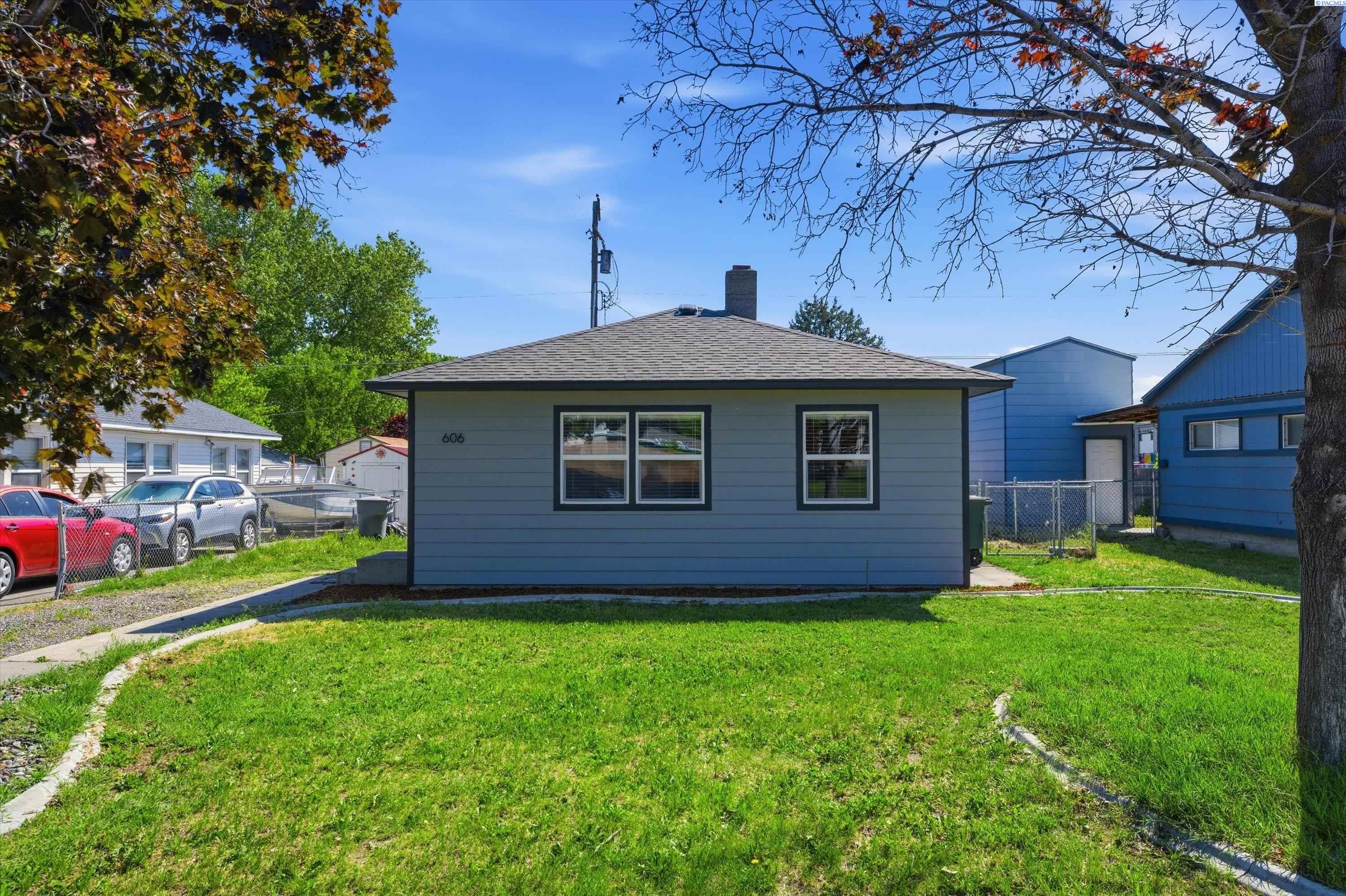606 Wright Ave, Richland, WA 99352-4217