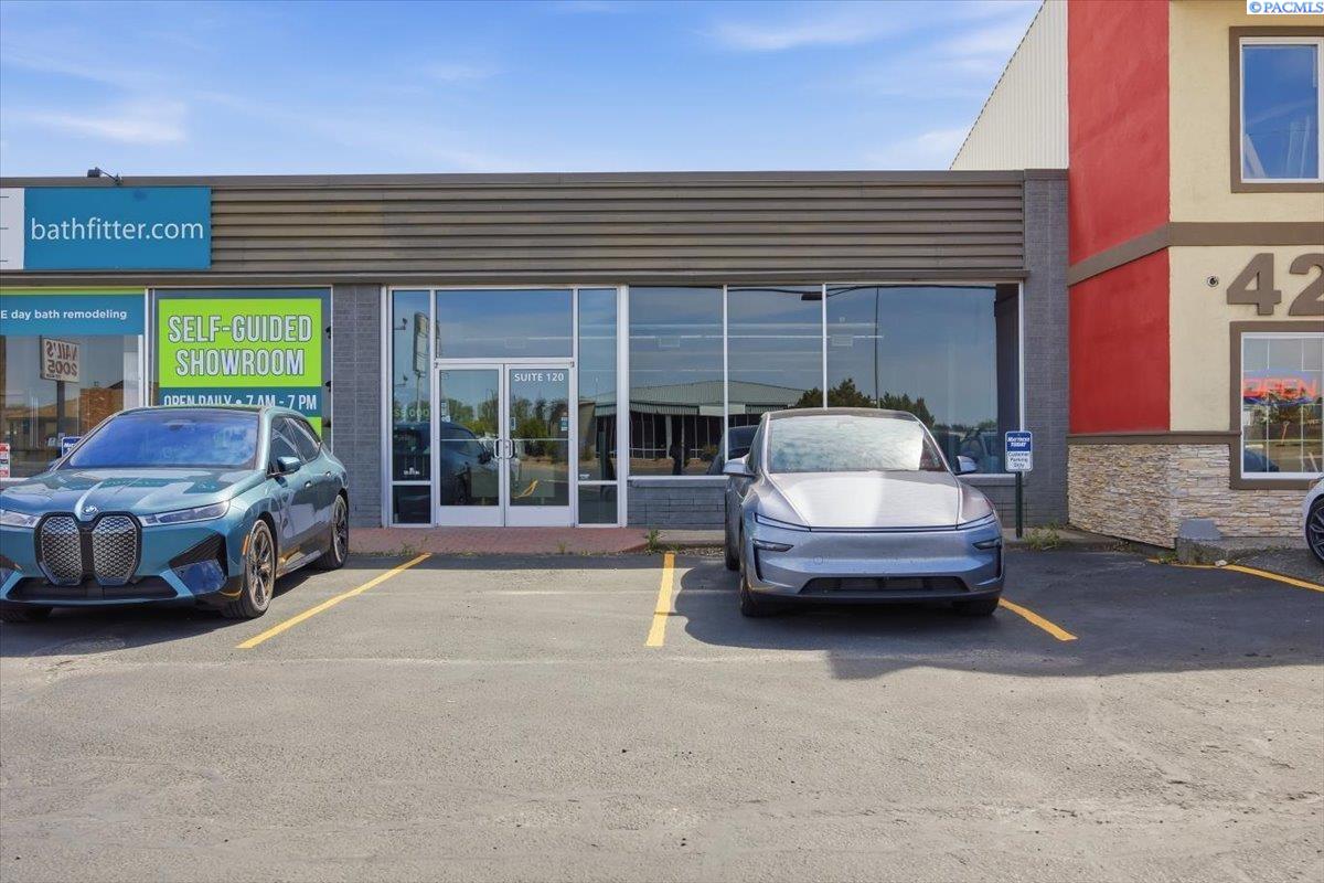 4207 Clearwater Ave, Kennewick, WA 99336