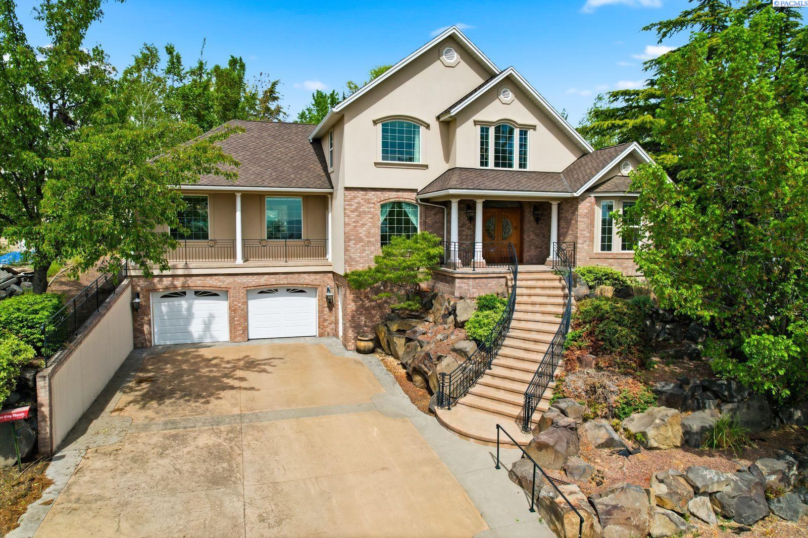 1310 Country View Ct, Sunnyside WA 98944