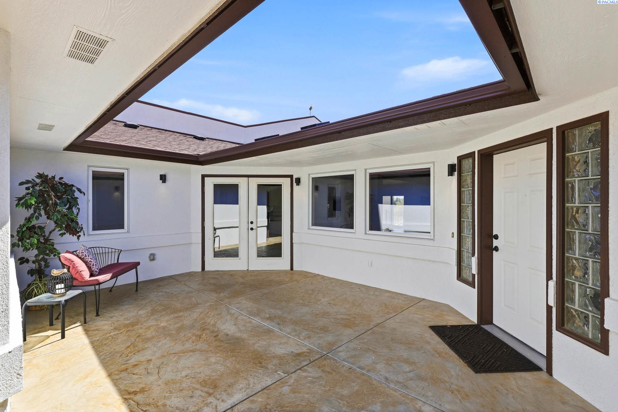 1903 Meadows Dr North, Richland, WA 99352