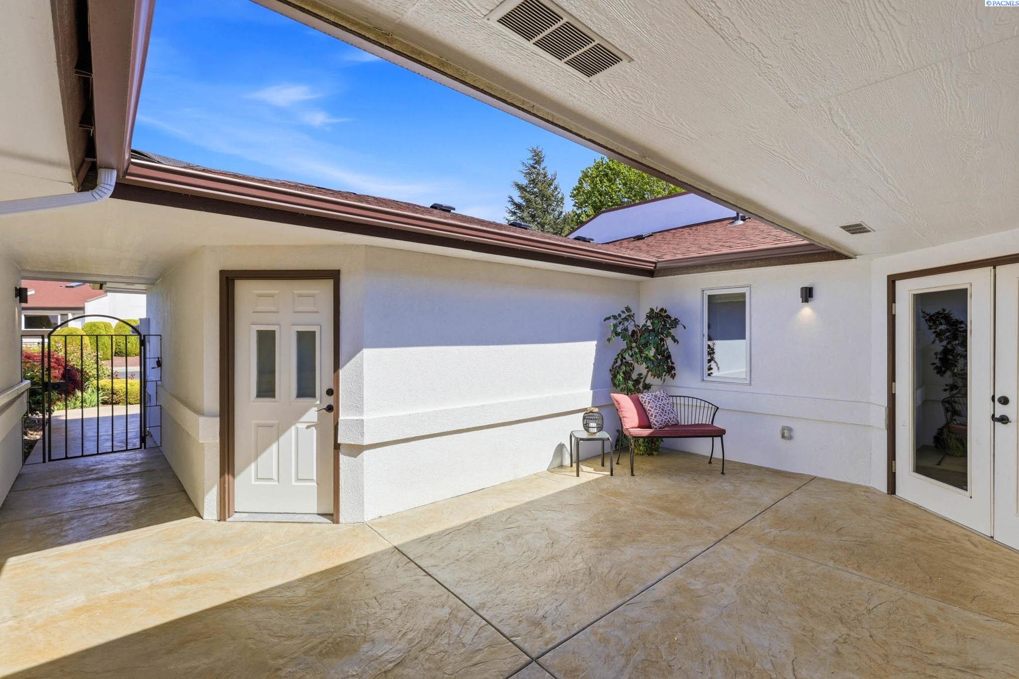 1903 Meadows Dr North, Richland, WA 99352