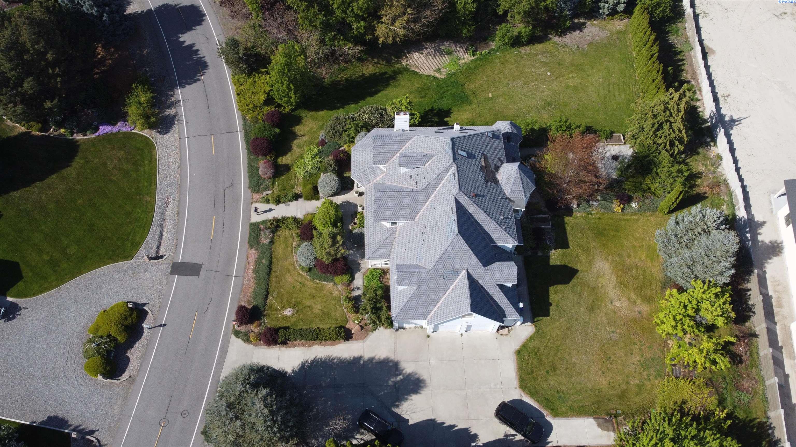 1102 Appaloosa Way, Richland, WA 99352