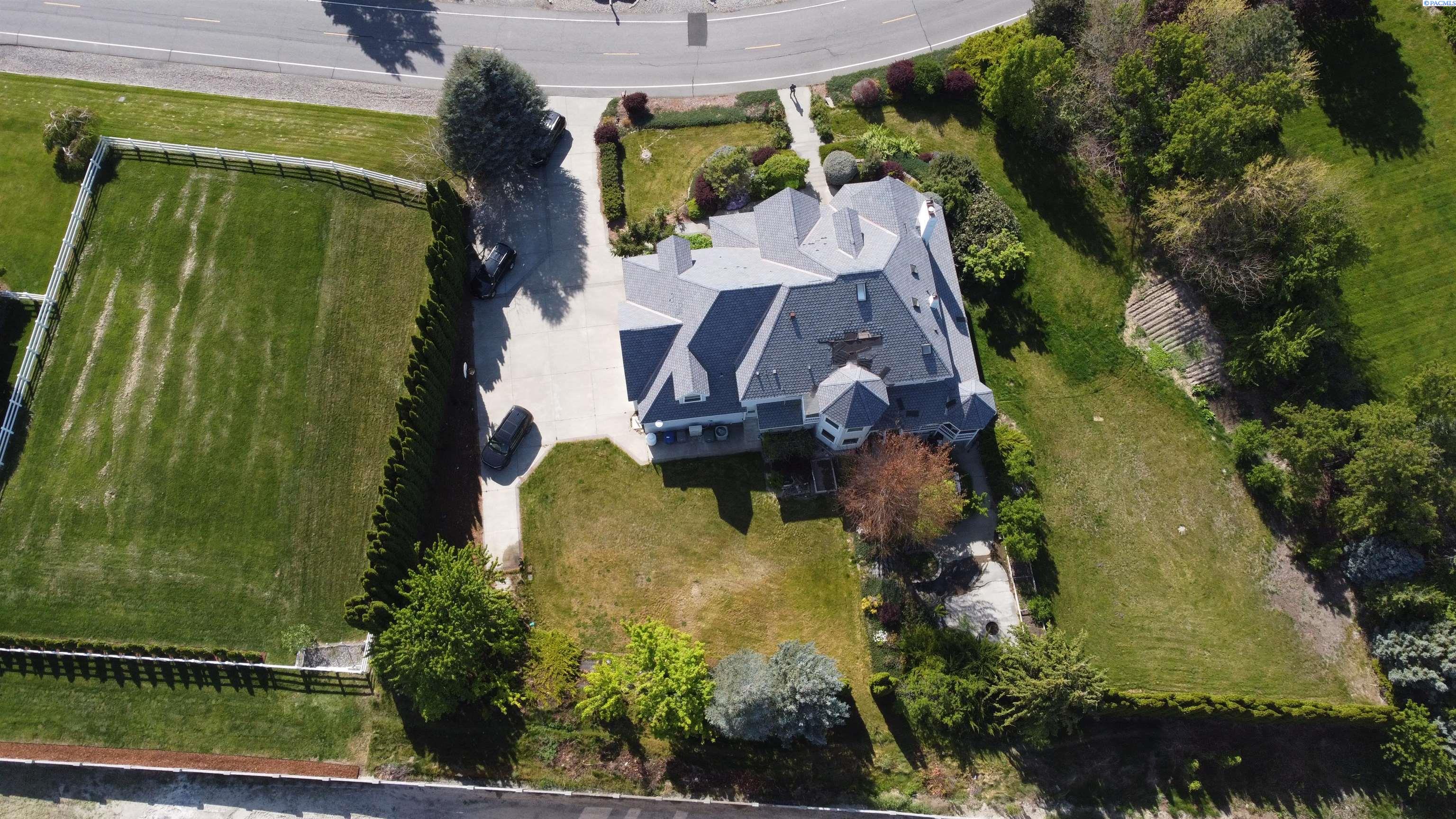 1102 Appaloosa Way, Richland, WA 99352