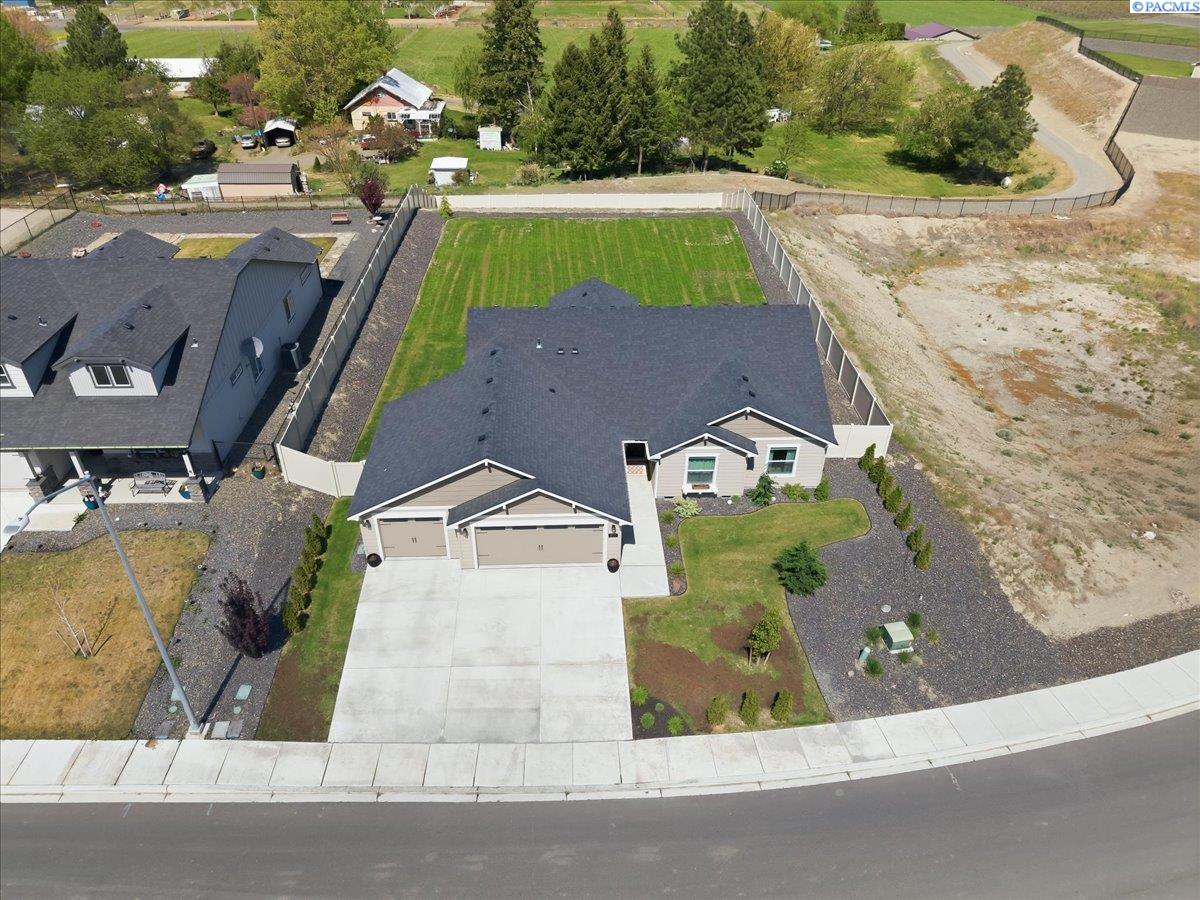 1571 Kelandren Dr, Prosser, WA 99350