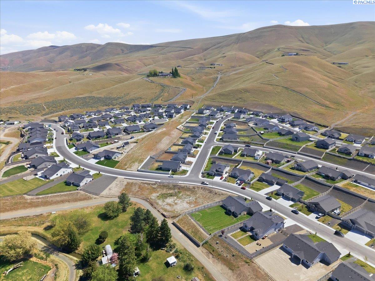 1571 Kelandren Dr, Prosser, WA 99350