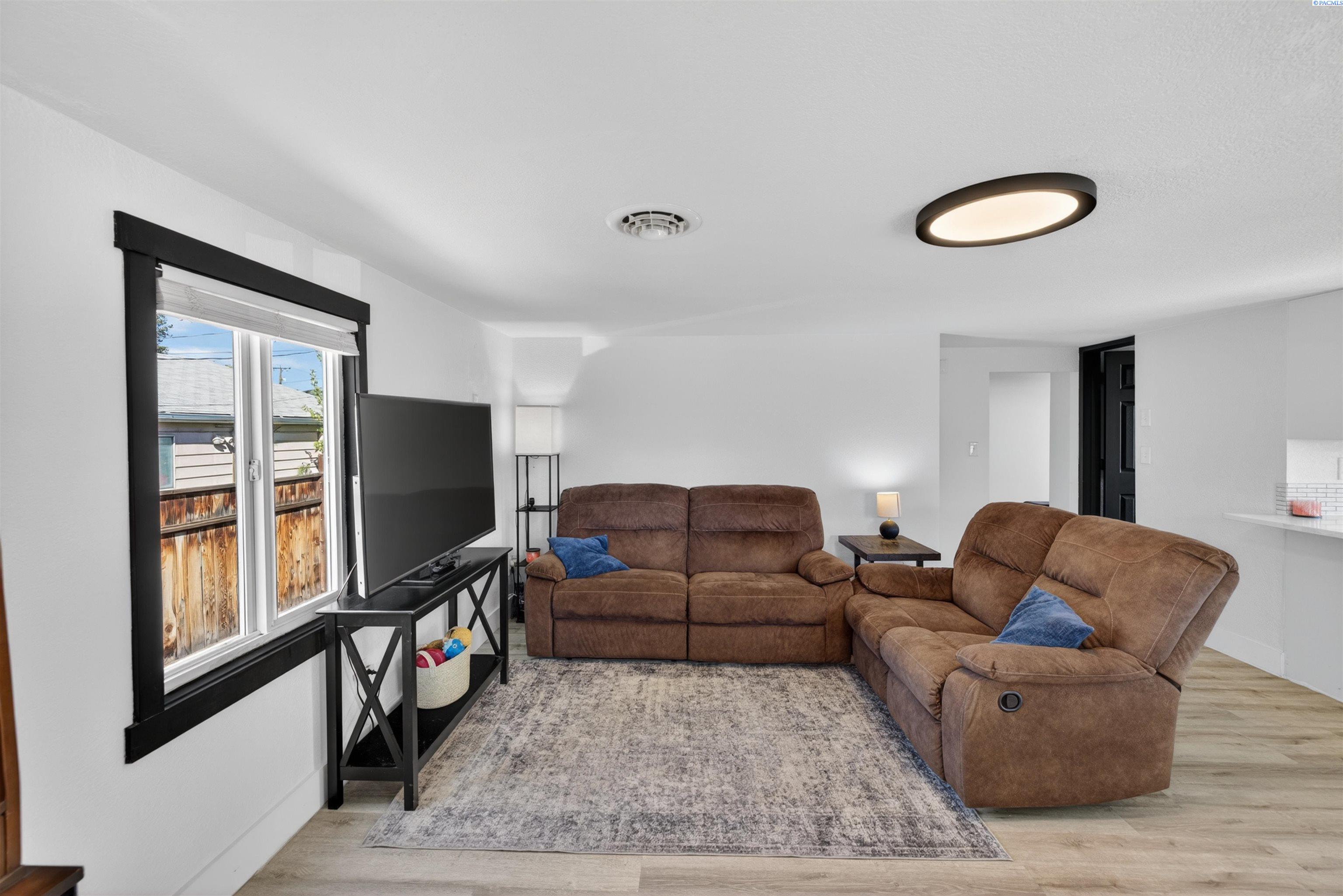 810 Smith Ave, Richland, WA 99352