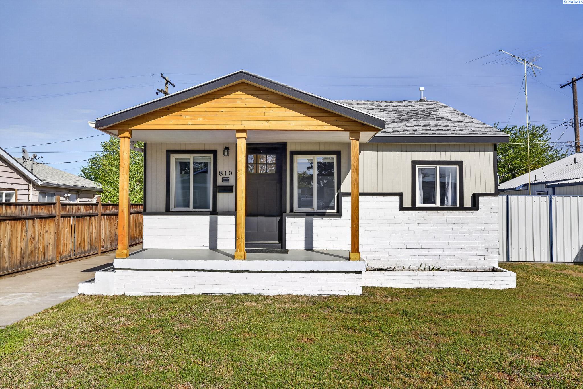 810 Smith Ave, Richland, WA 99352
