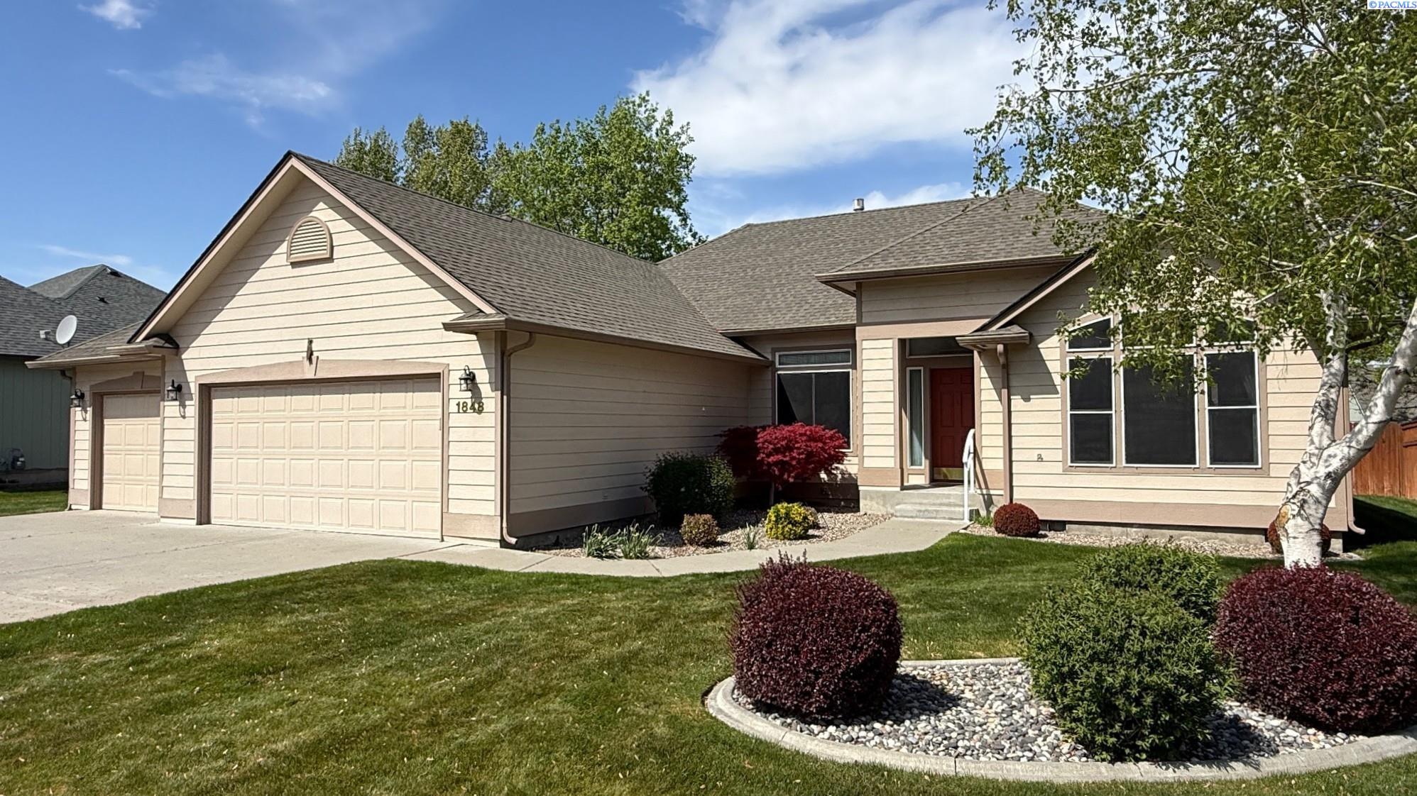 1848 Maui Dr, Richland, WA 99352