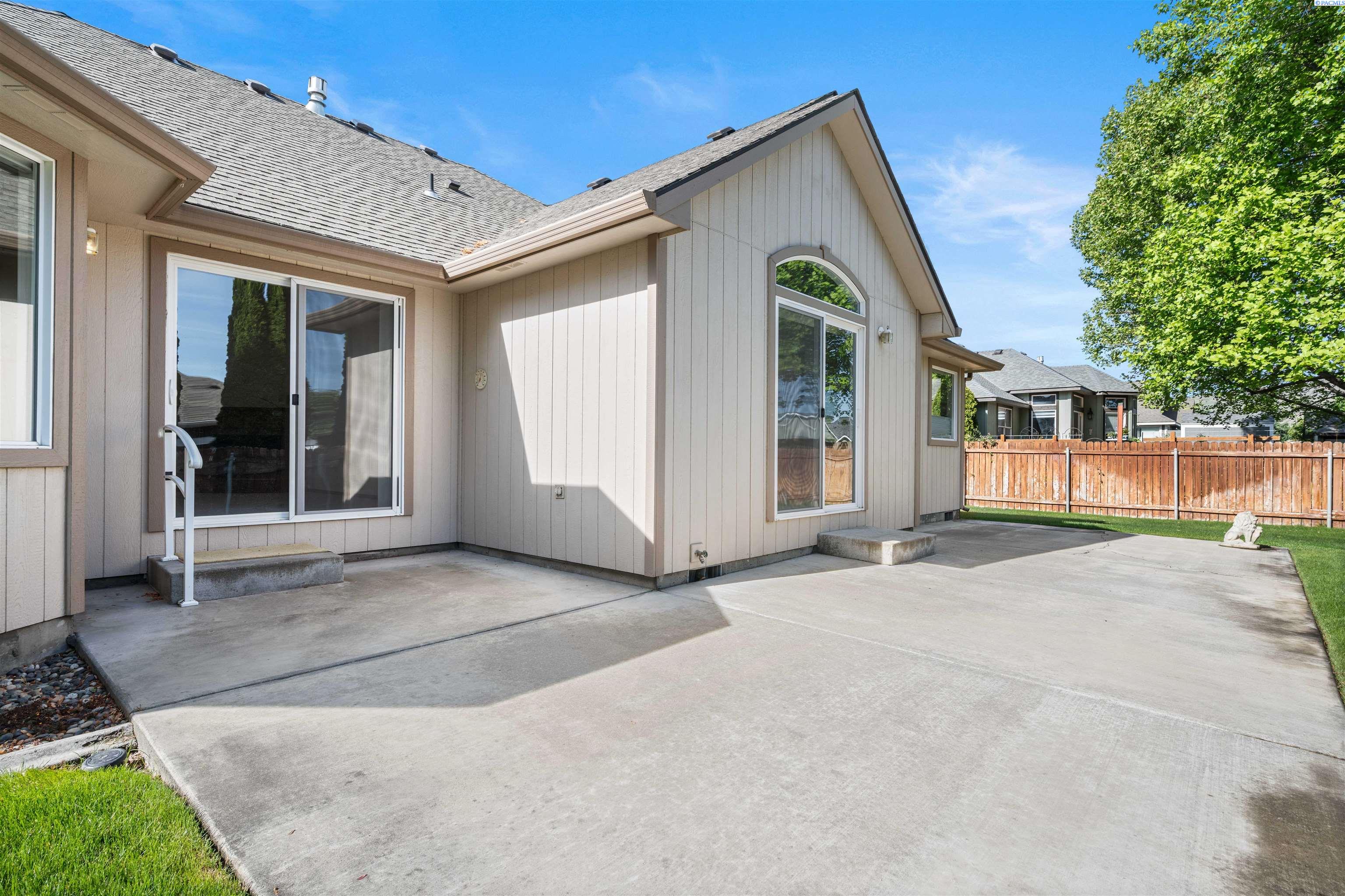 1848 Maui Dr, Richland, WA 99352