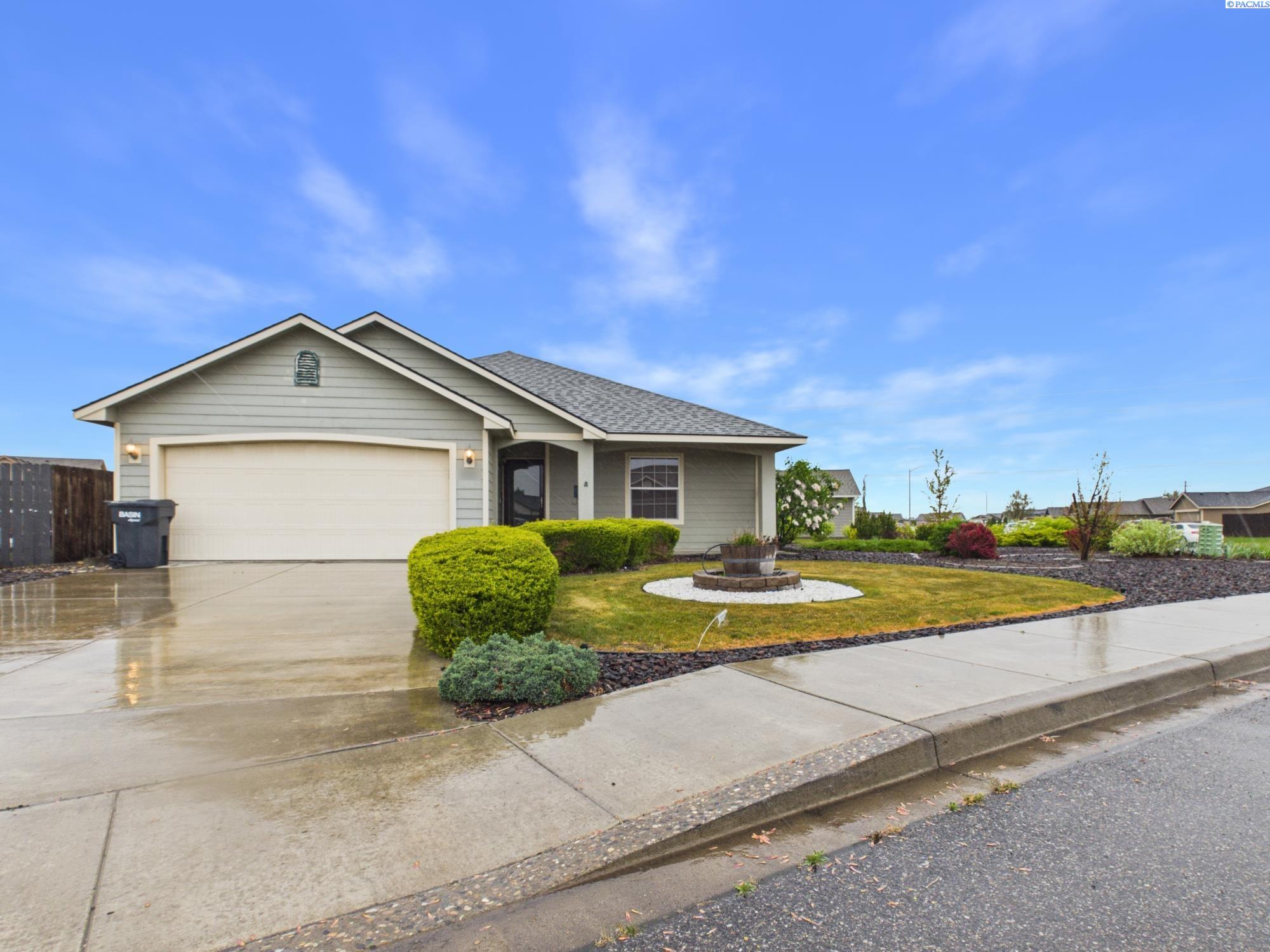 3511 Estrella Dr, Pasco, WA 99301