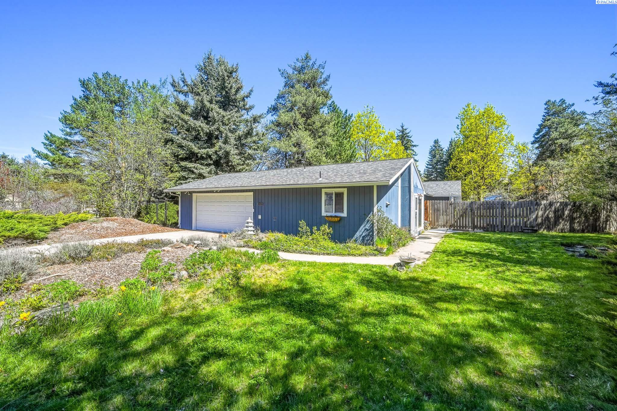 1050 SE Glen Echo Rd, Pullman WA 99163