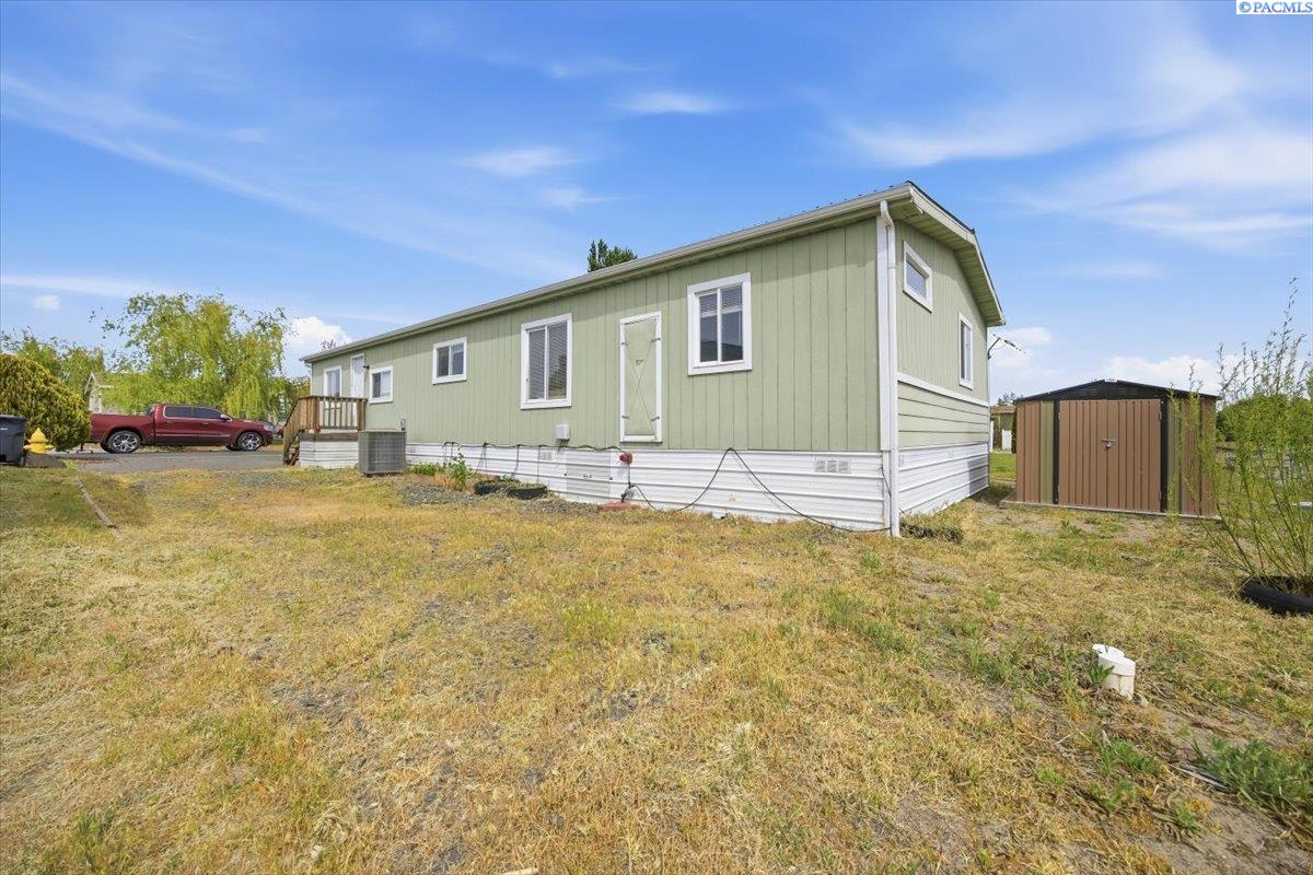 6605 James St #647, West Richland, WA 99353