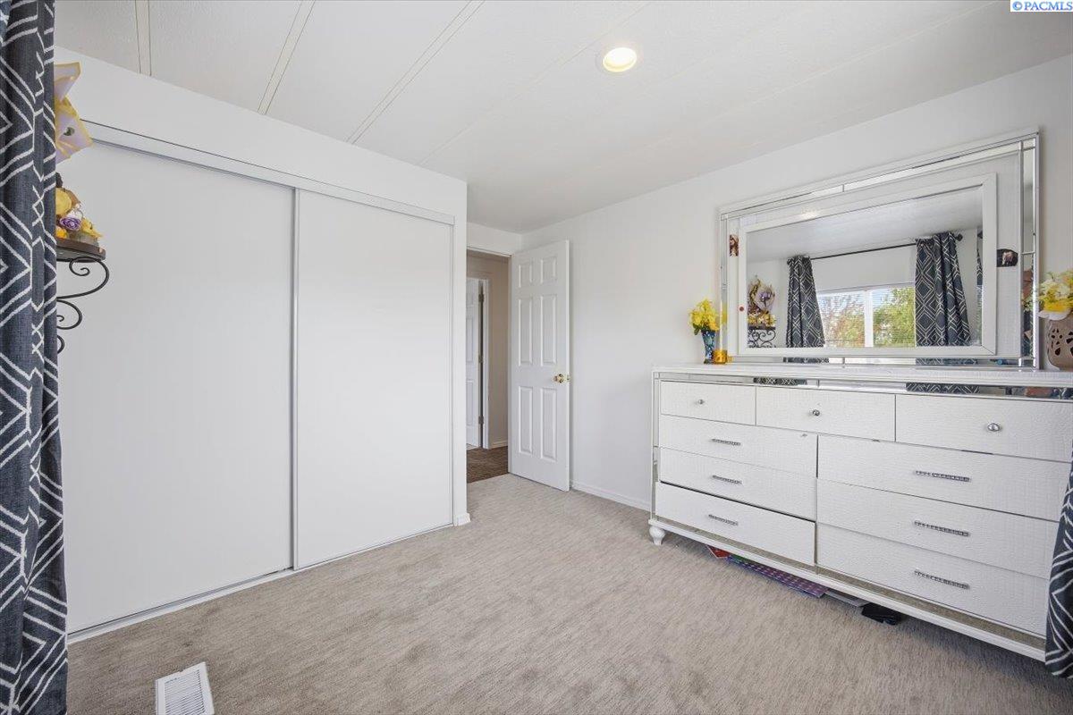 6605 James St #647, West Richland, WA 99353