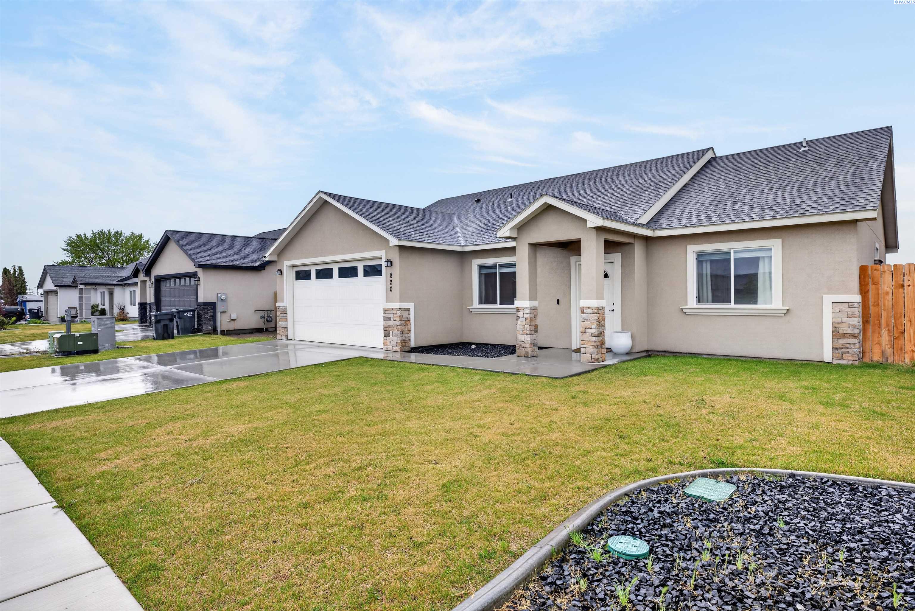 820 Beech Ave, Pasco, WA 99301