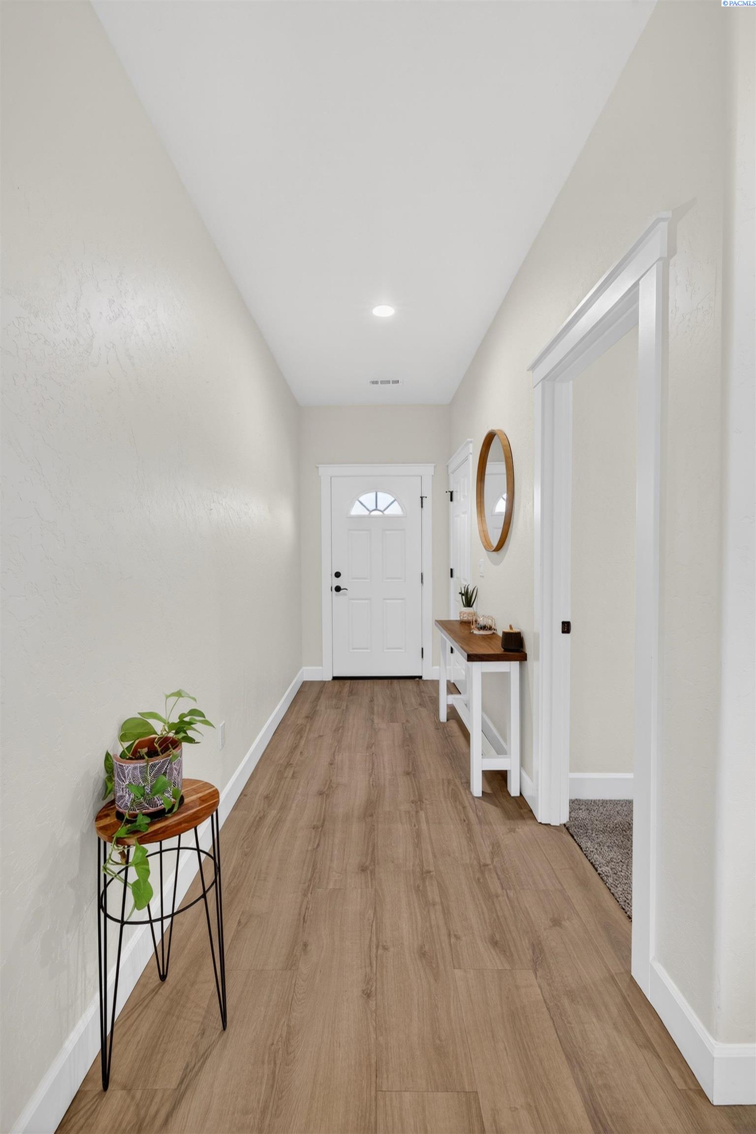 820 Beech Ave, Pasco, WA 99301