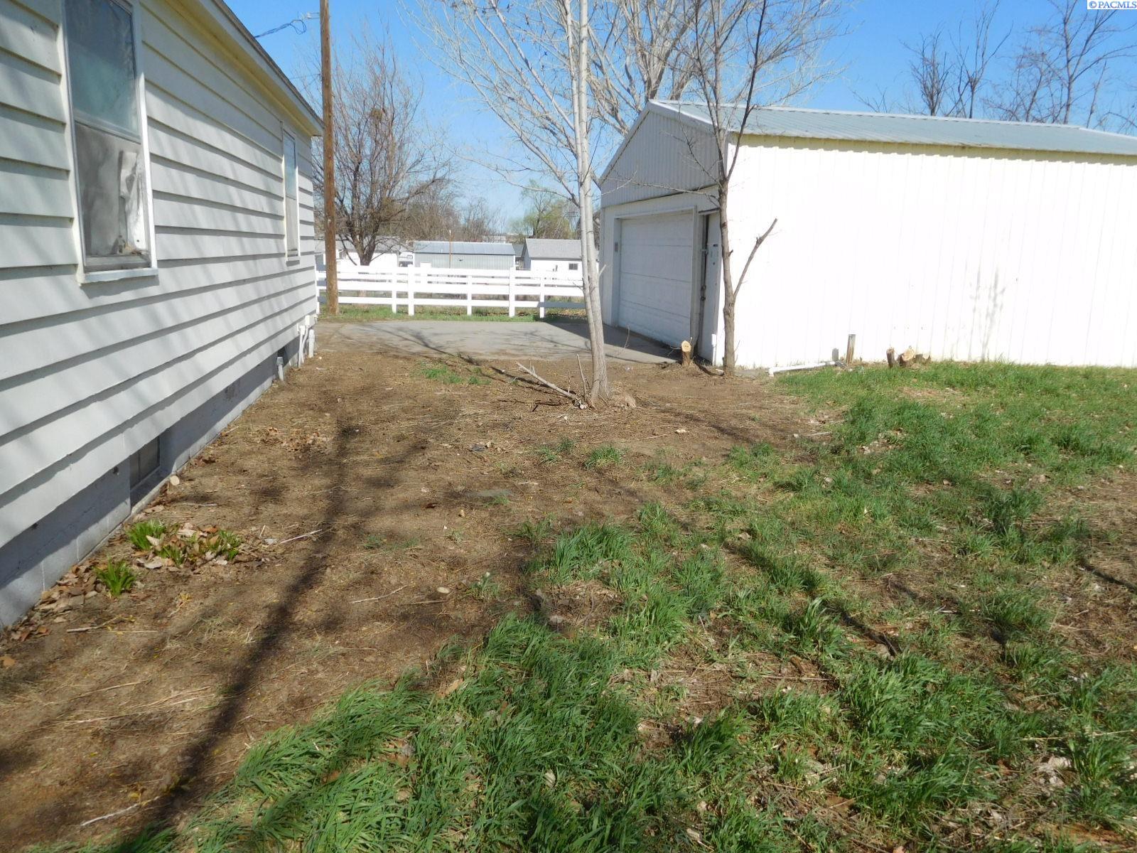 2005 Road 76 , Pasco, WA 99301