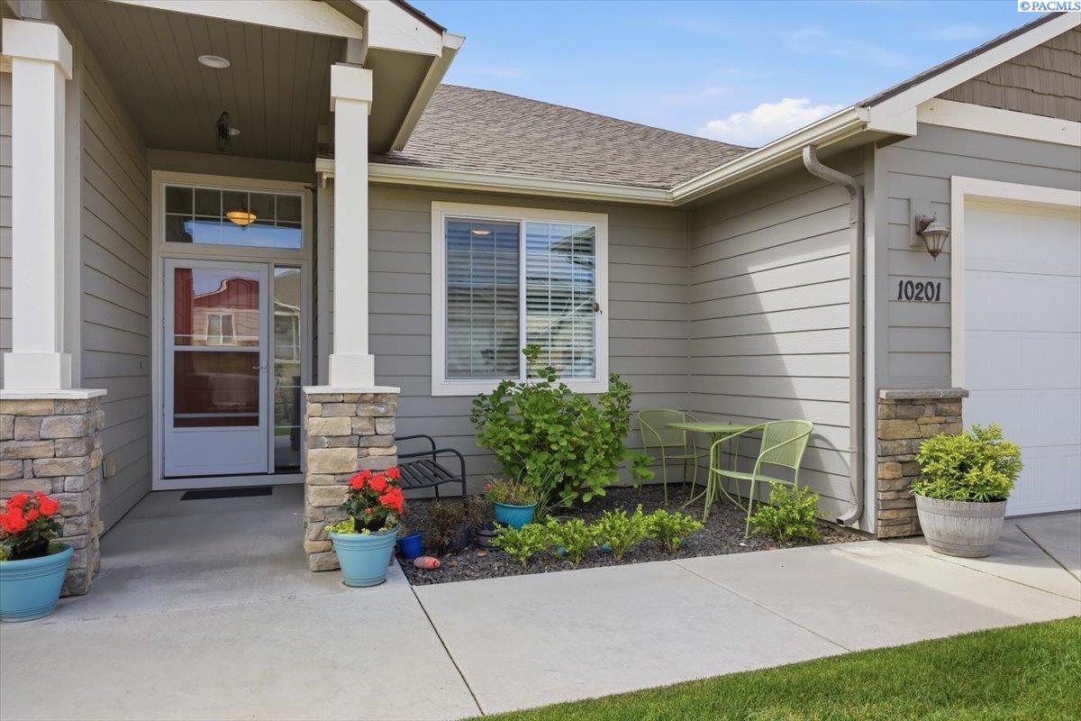 10201 18th Ct, Kennewick, WA 99338