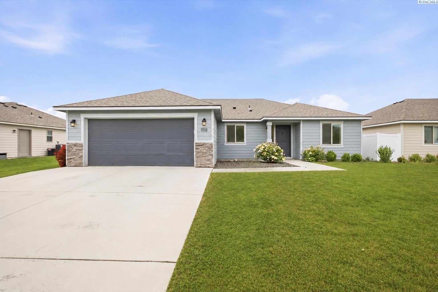1518 Willow Way, Benton City, WA 99320