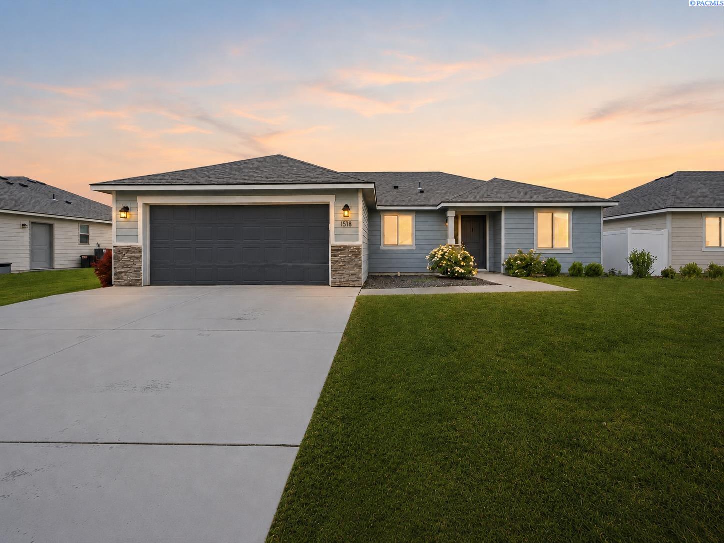 1518 Willow Way, Benton City, WA 99320