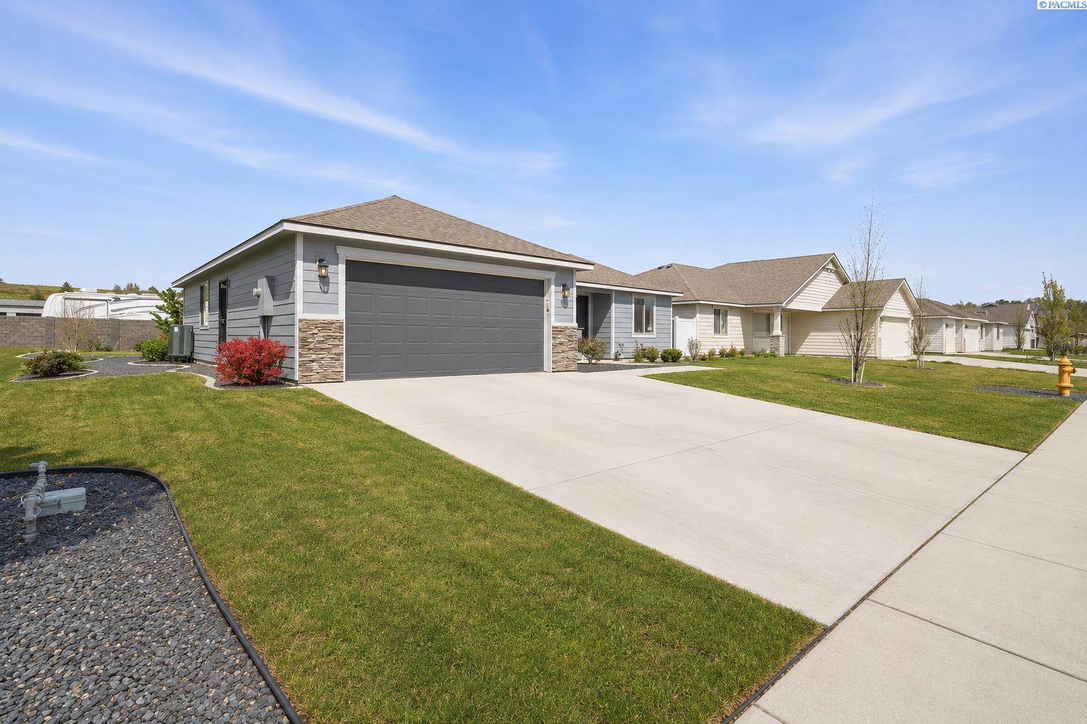 1518 Willow Way, Benton City, WA 99320