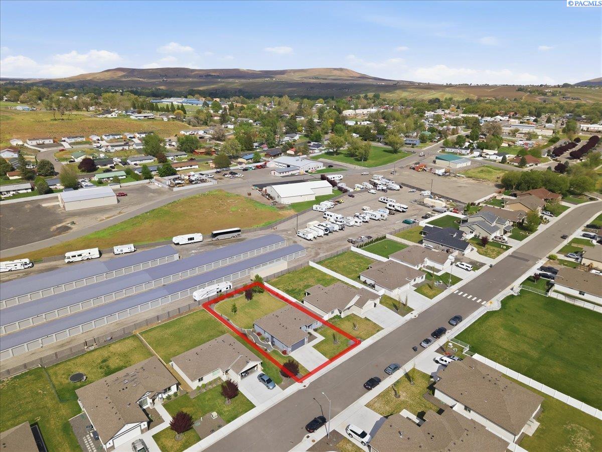 1518 Willow Way, Benton City, WA 99320