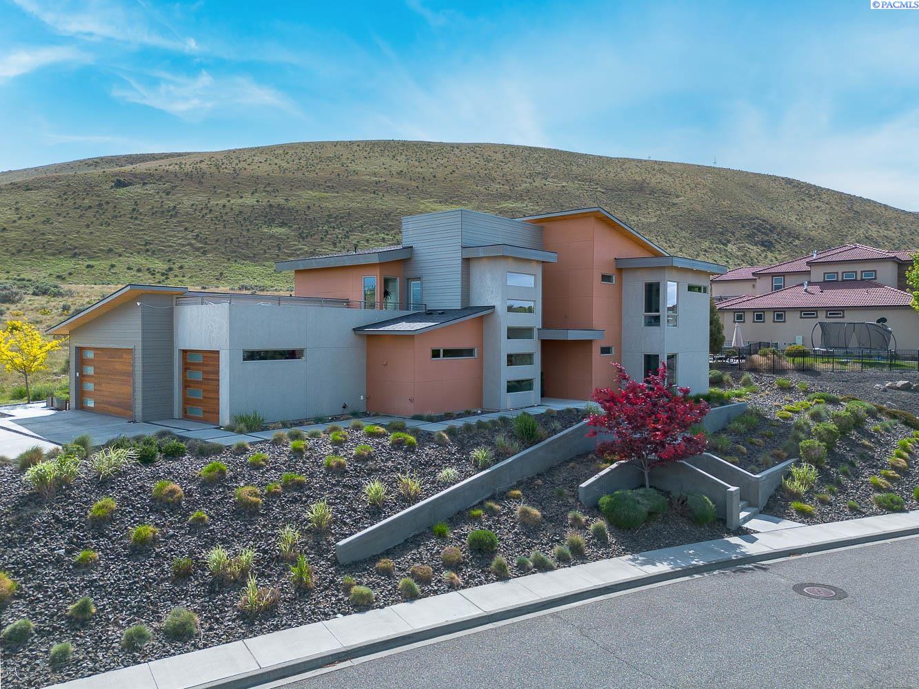 1277 White Bluffs St, Richland, WA 99352