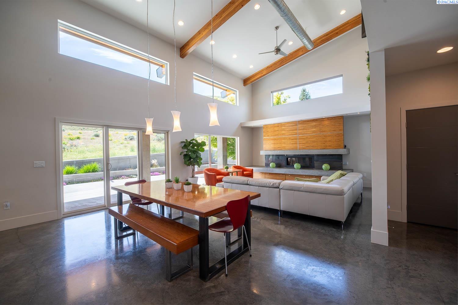 1277 White Bluffs St, Richland, WA 99352