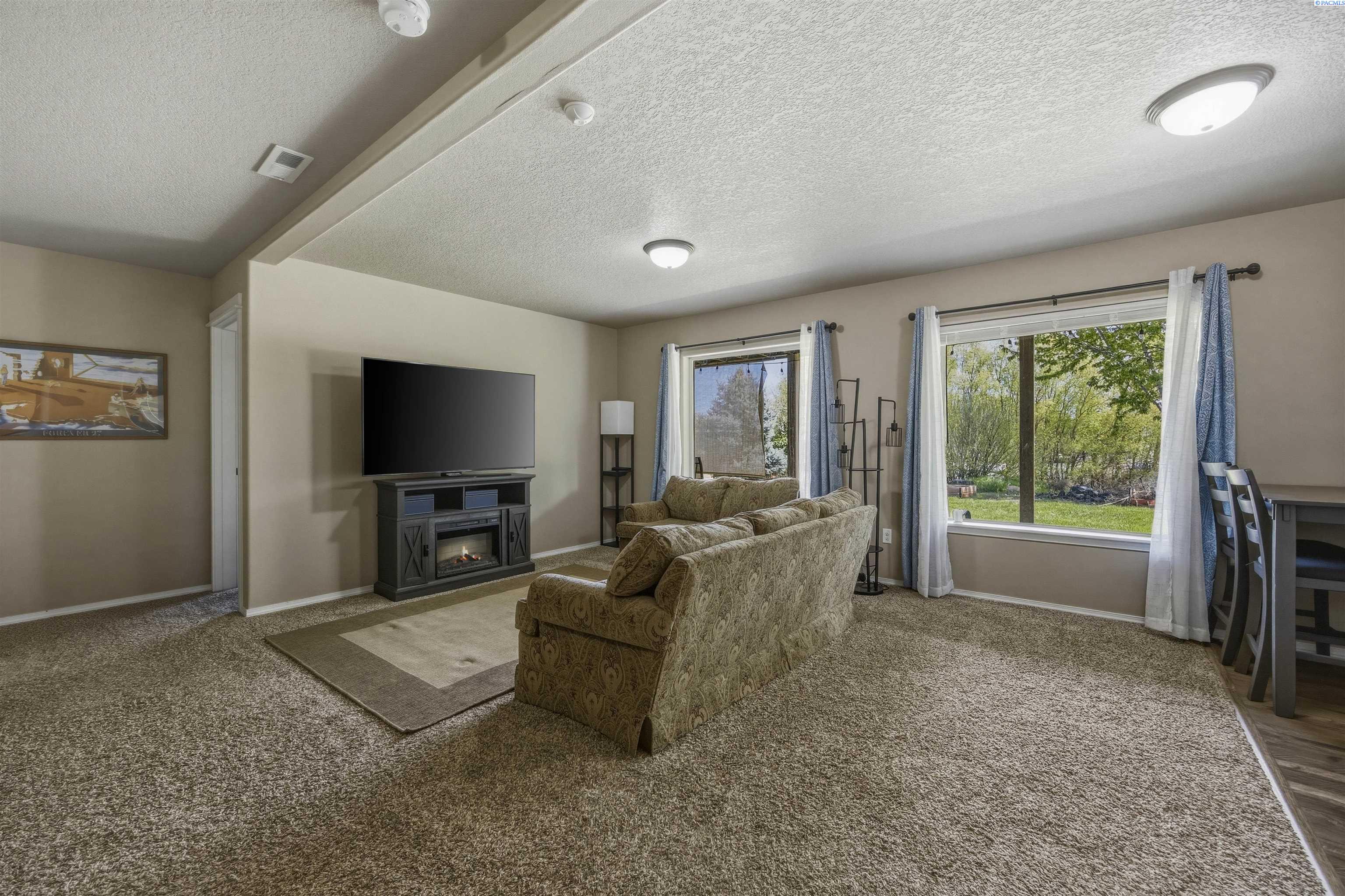 2926 Sunshine Ridge Rd, Kennewick, WA 99338