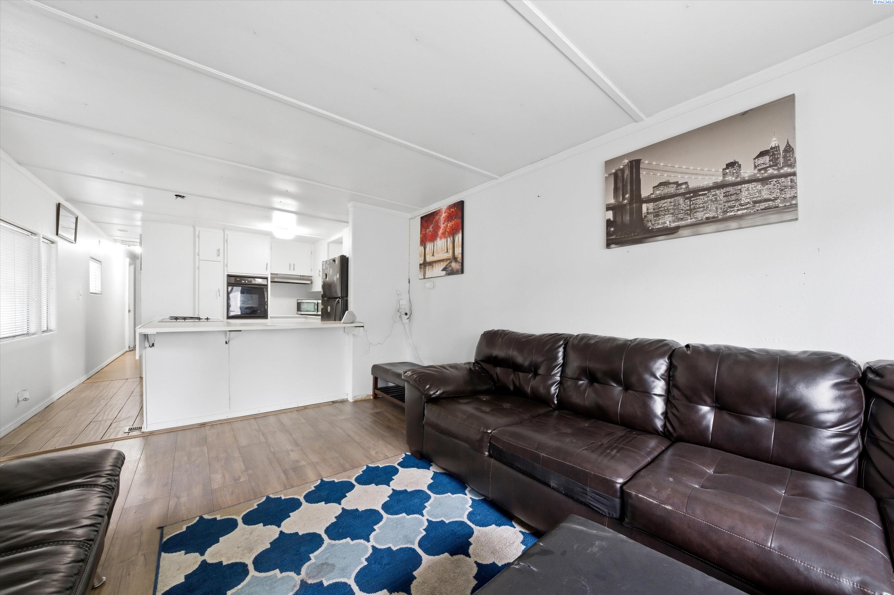 18 Log Ln, Richland, WA 99354