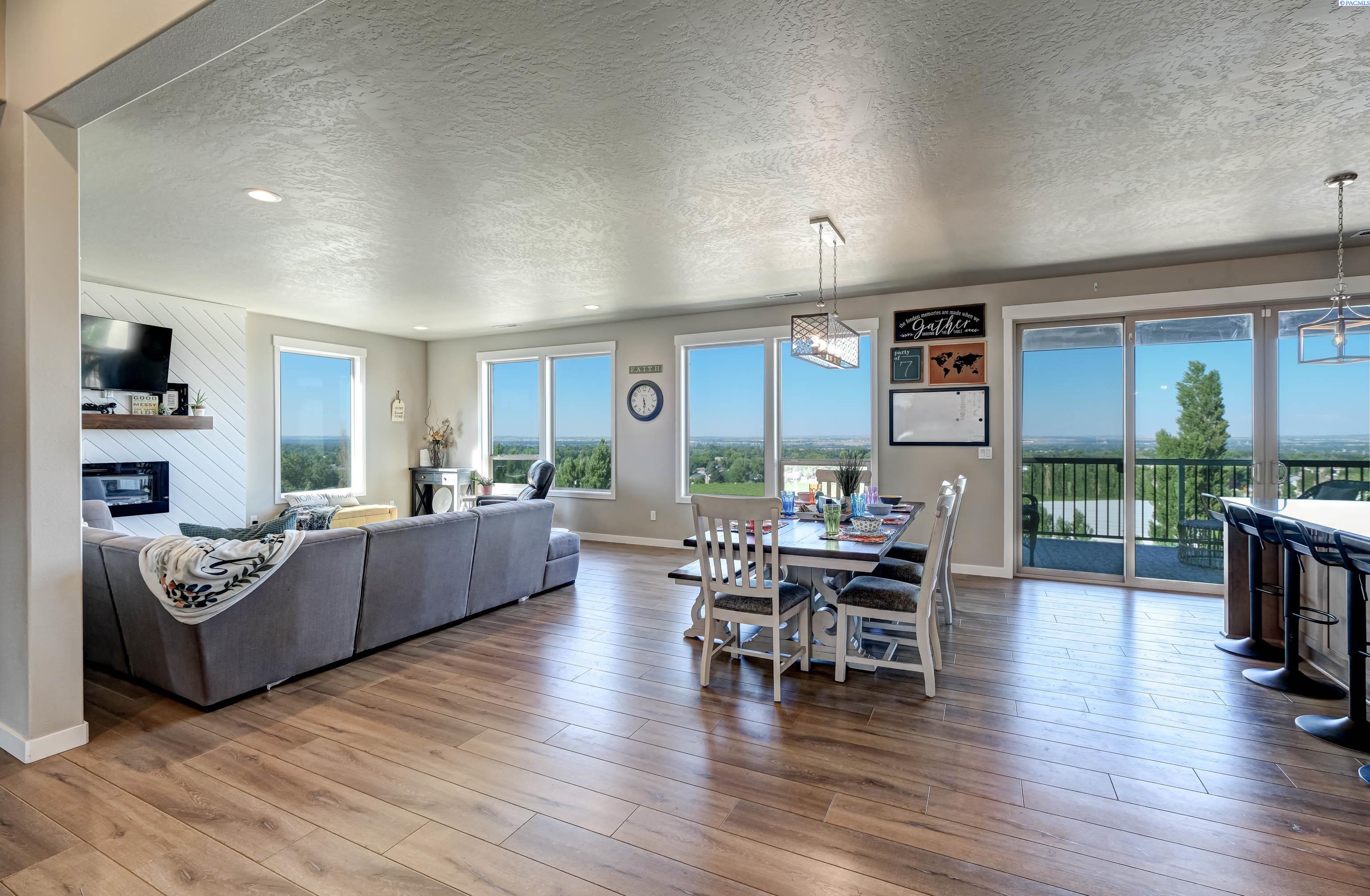 5373 Kent St, Kennewick, WA 99337