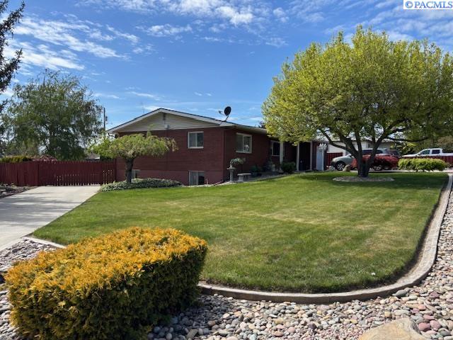 1106 King St, Grandview WA 98930