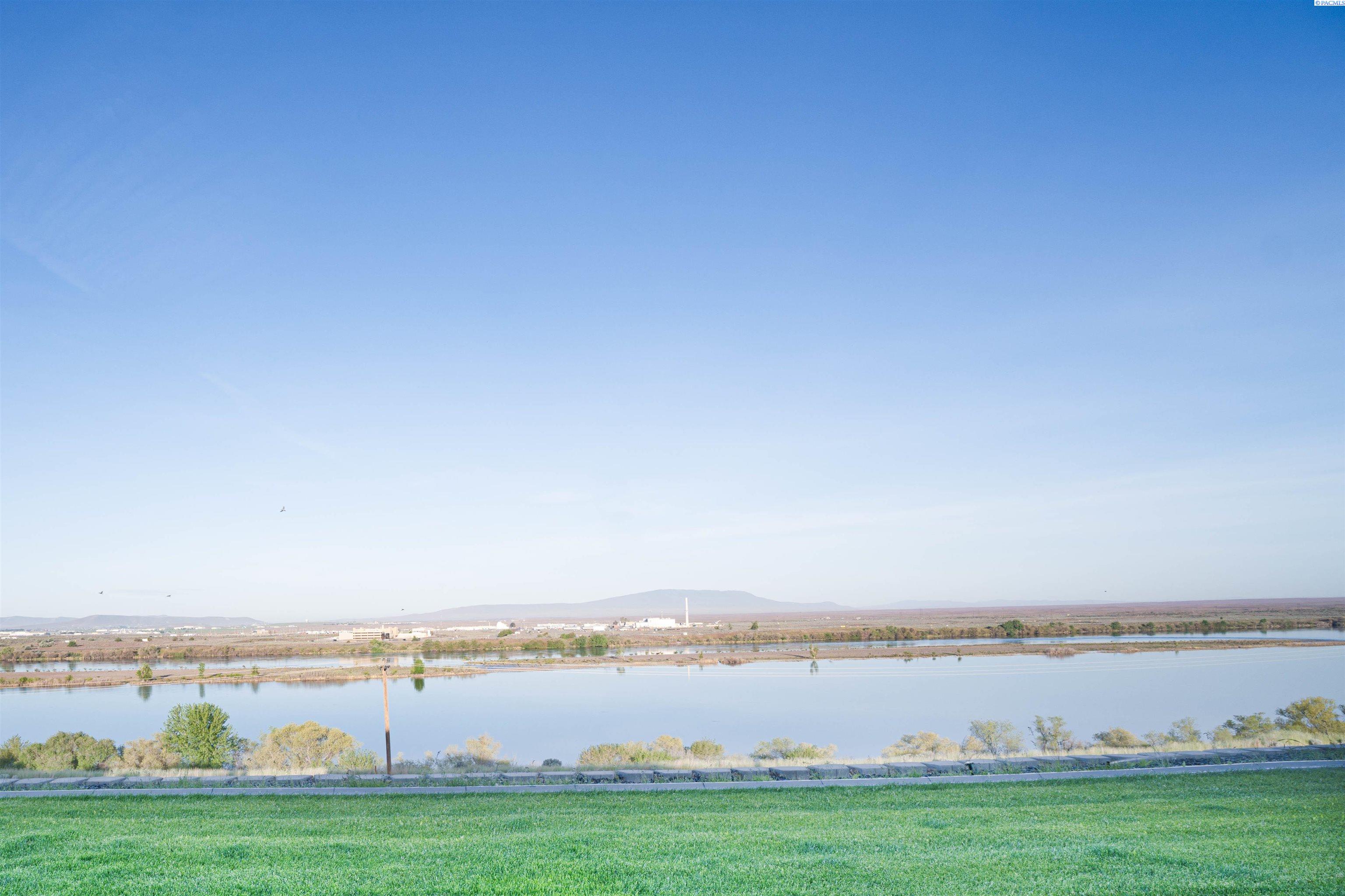 113 Columbia Bluff Ln, Pasco, WA 99301