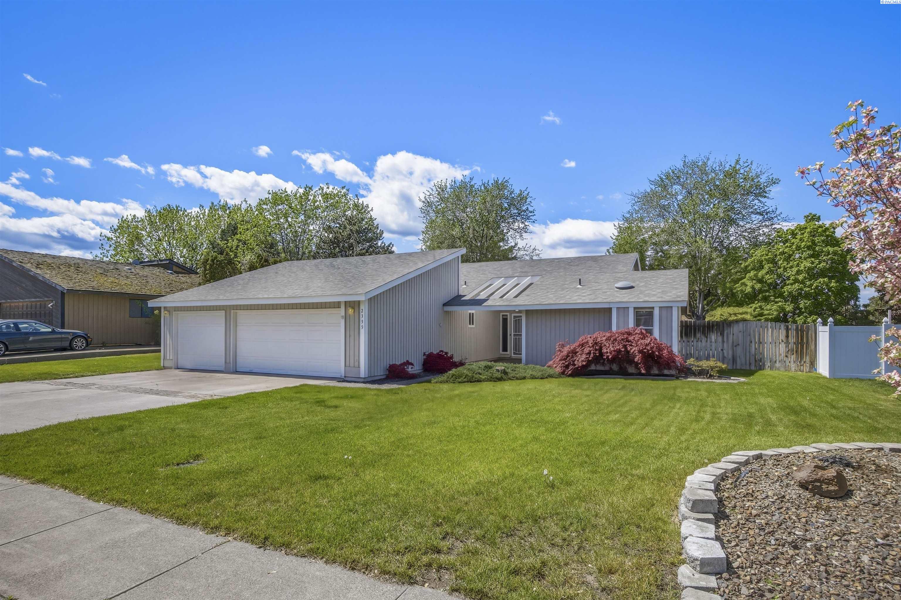 2335 Snohomish Ave, Richland, WA 99354