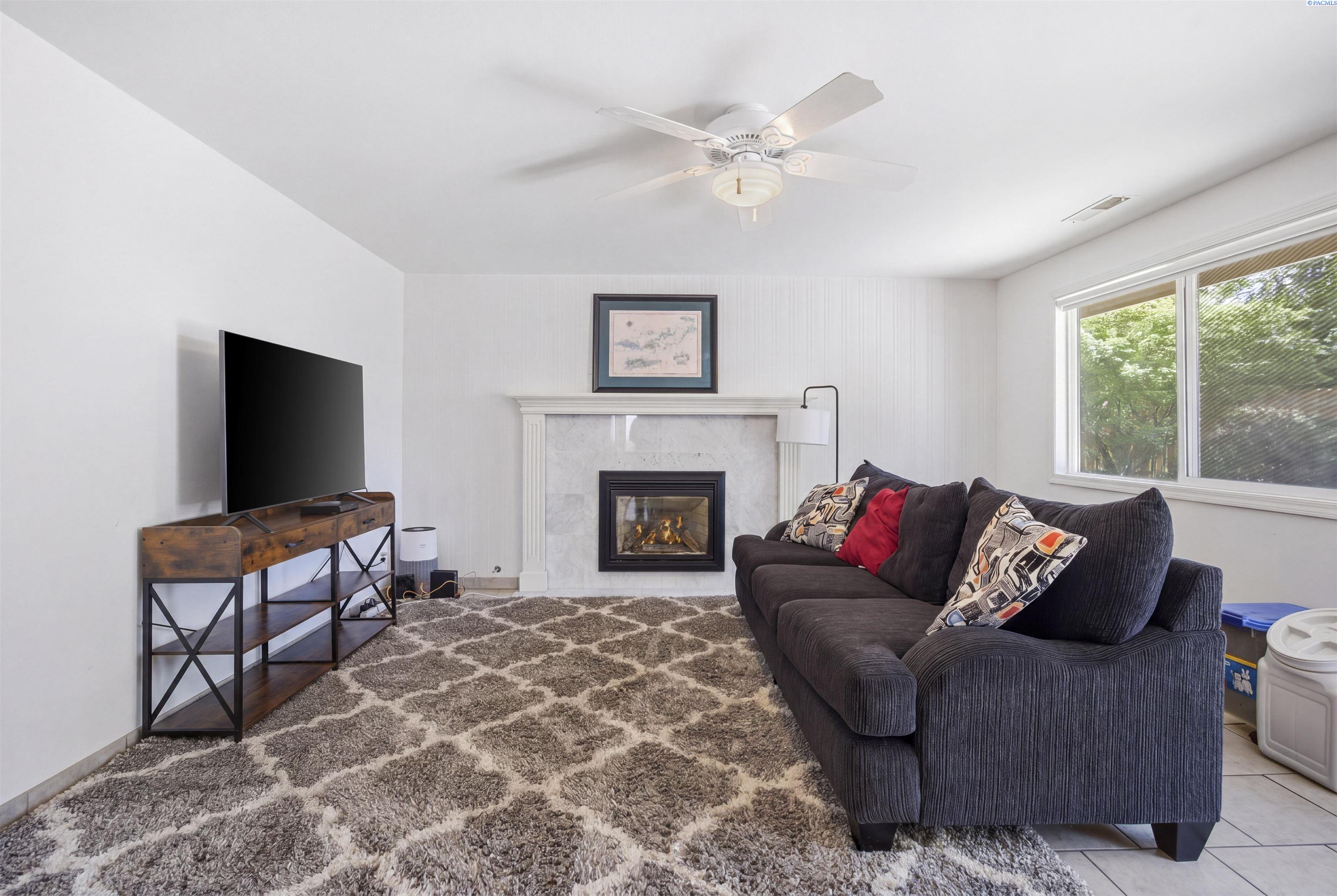 2335 Snohomish Ave, Richland, WA 99354