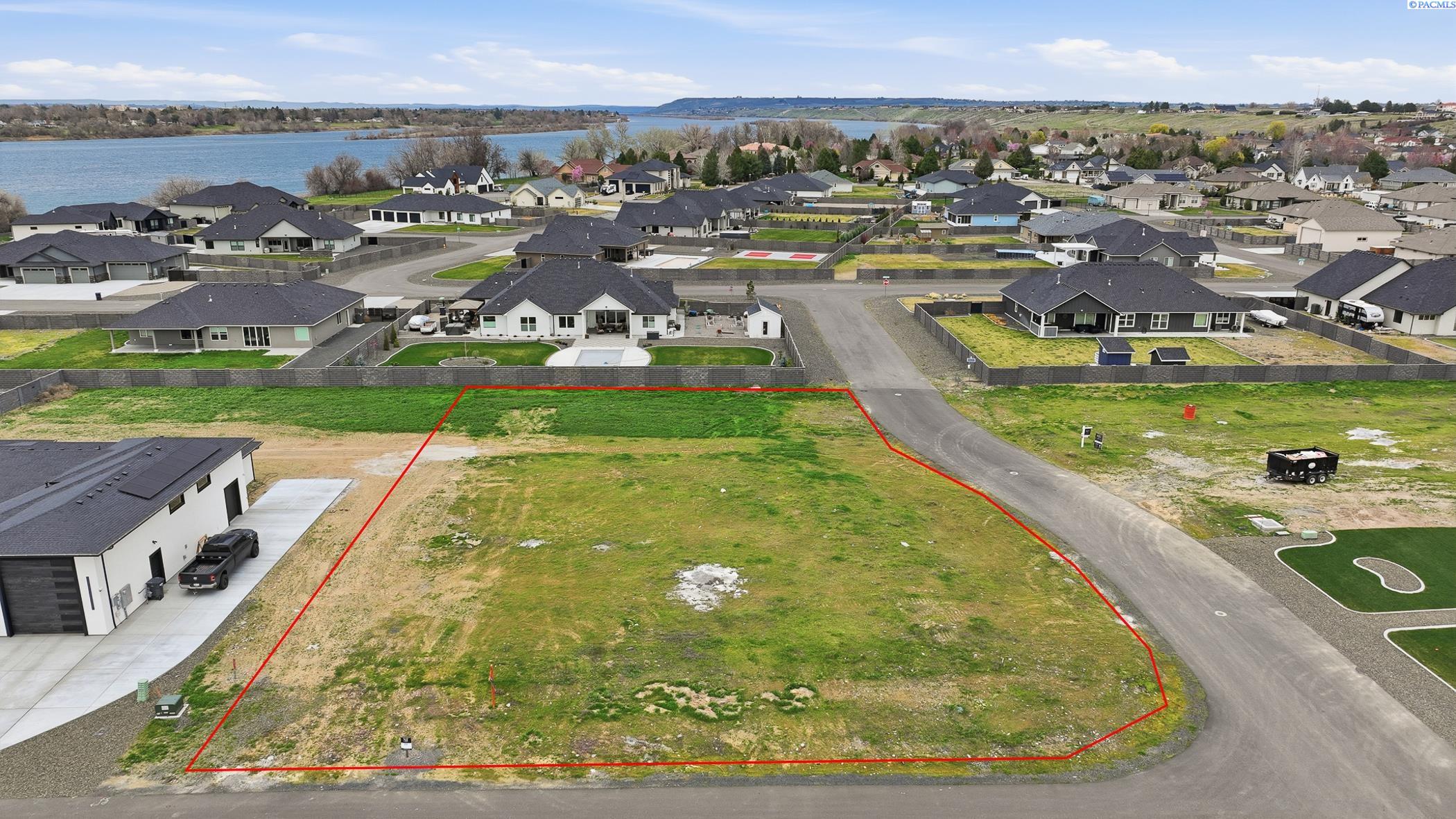 12705 Rock Creek Dr, Pasco WA