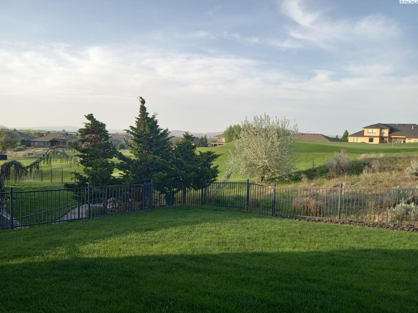 2860 Sawgrass Loop, Richland, WA 99354