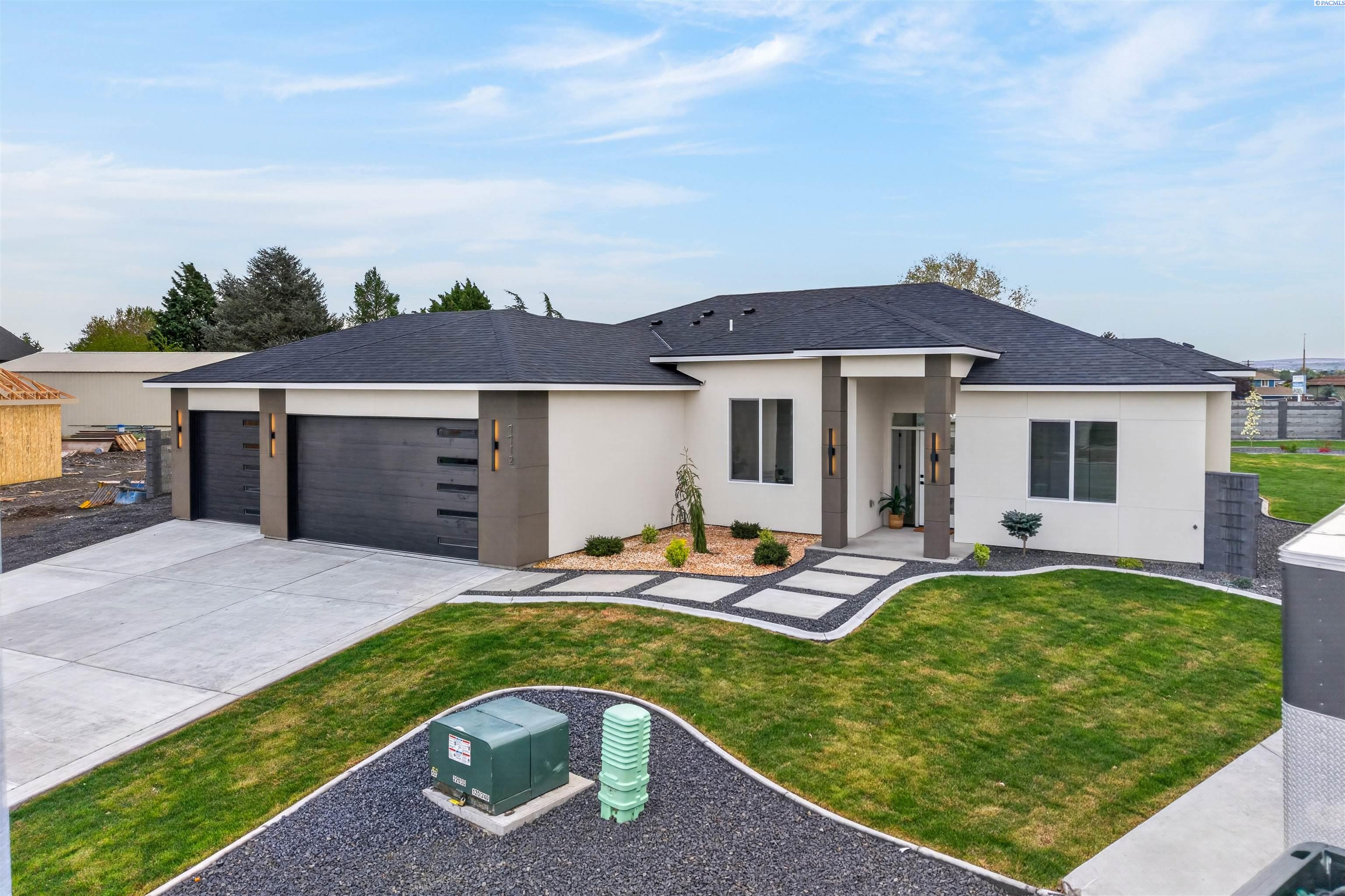 7712 Allison Ct, Pasco, WA 99301