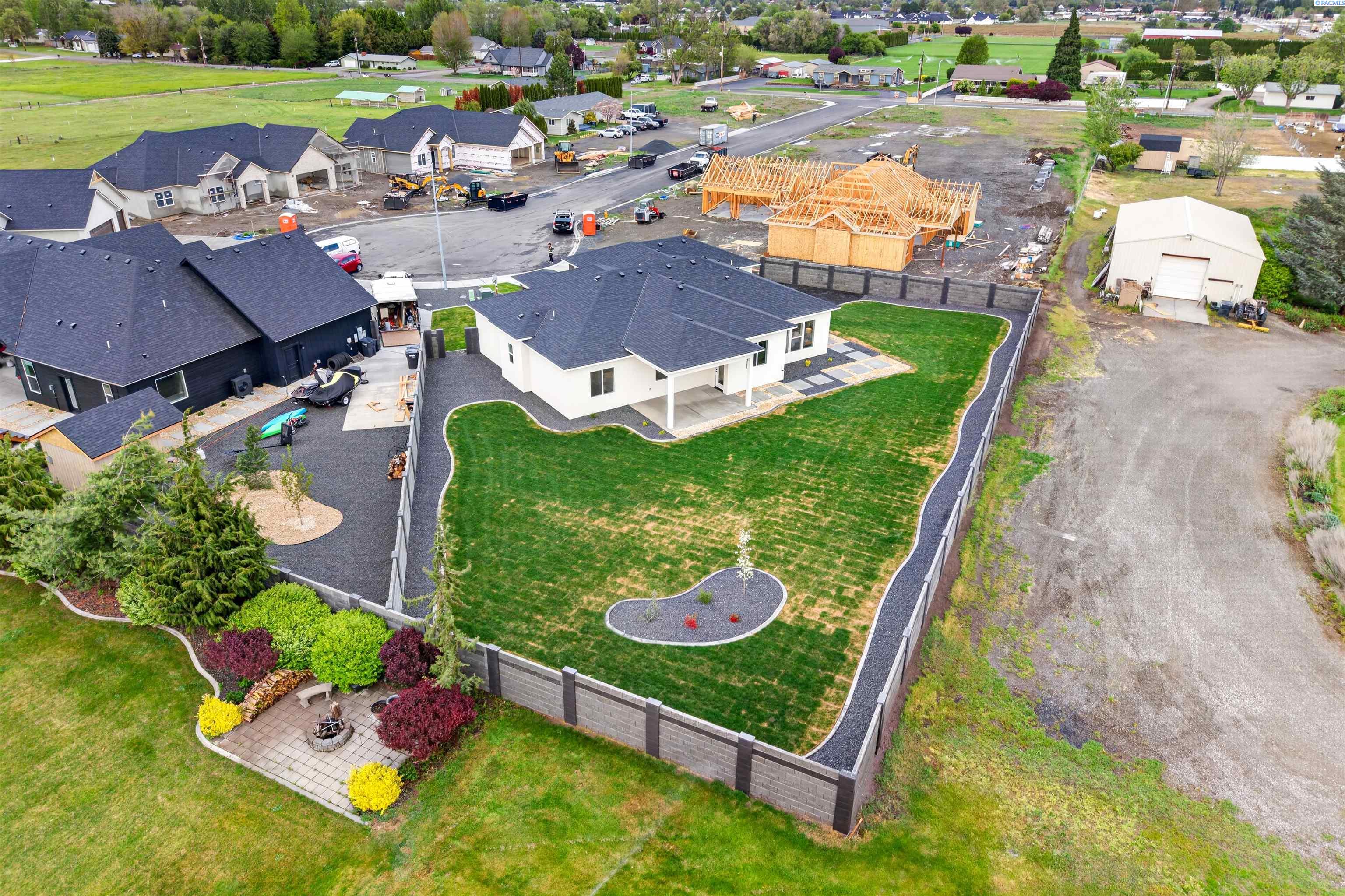 7712 Allison Ct, Pasco, WA 99301